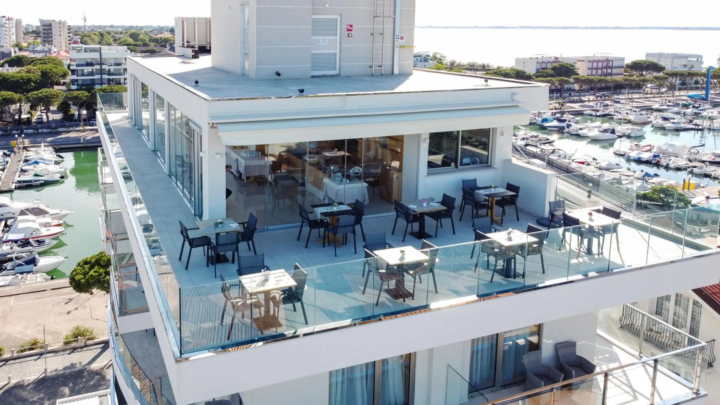 Restaurant/places to eat in Hotel Mare