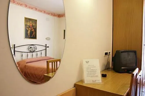 TV and multimedia, Bed in Albergo Bice