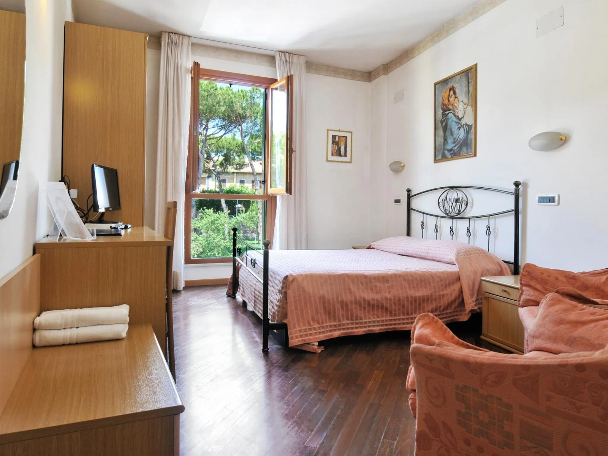 View (from property/room), Bed in Albergo Bice