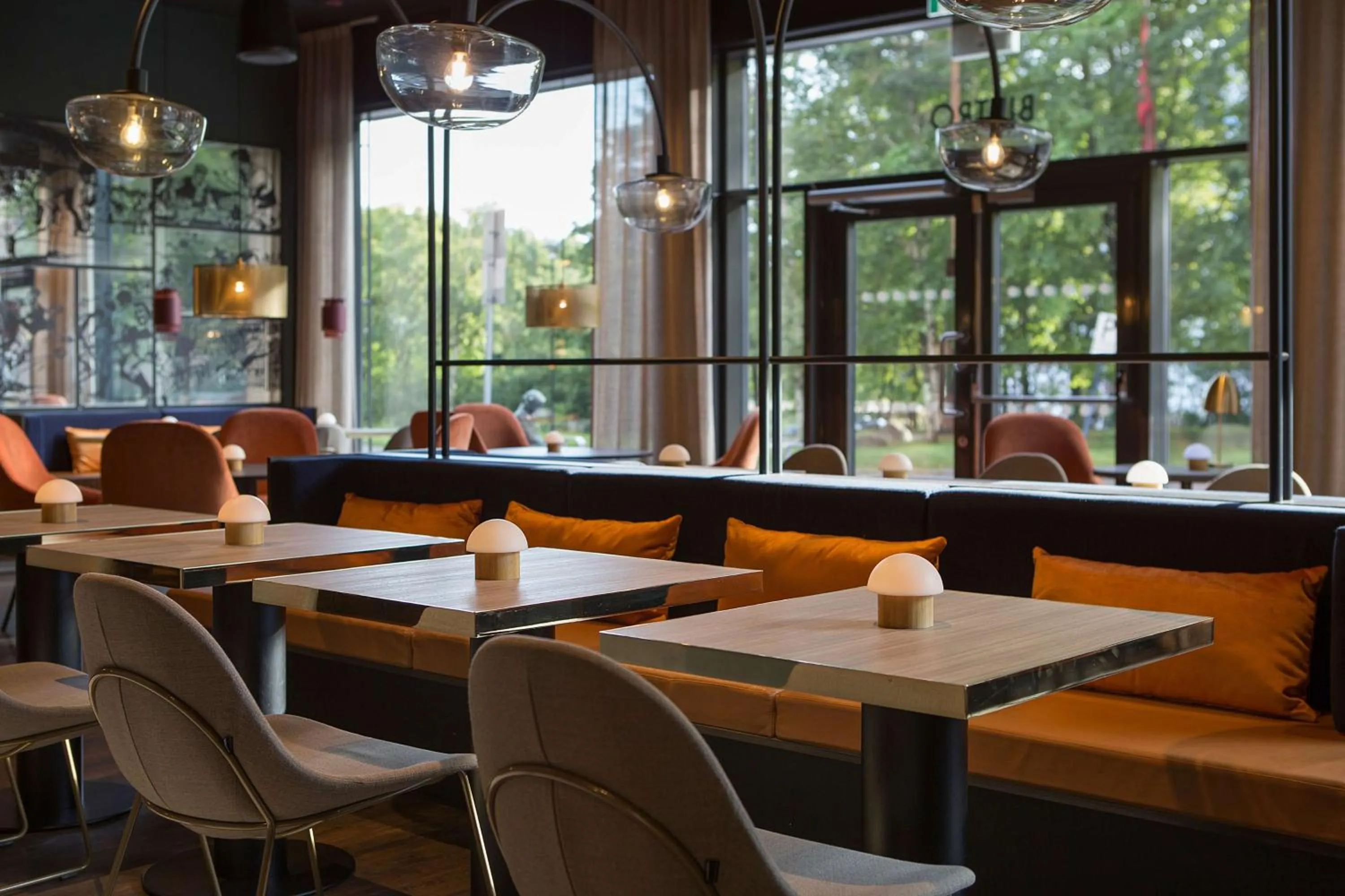 Restaurant/places to eat in Scandic Helsfyr