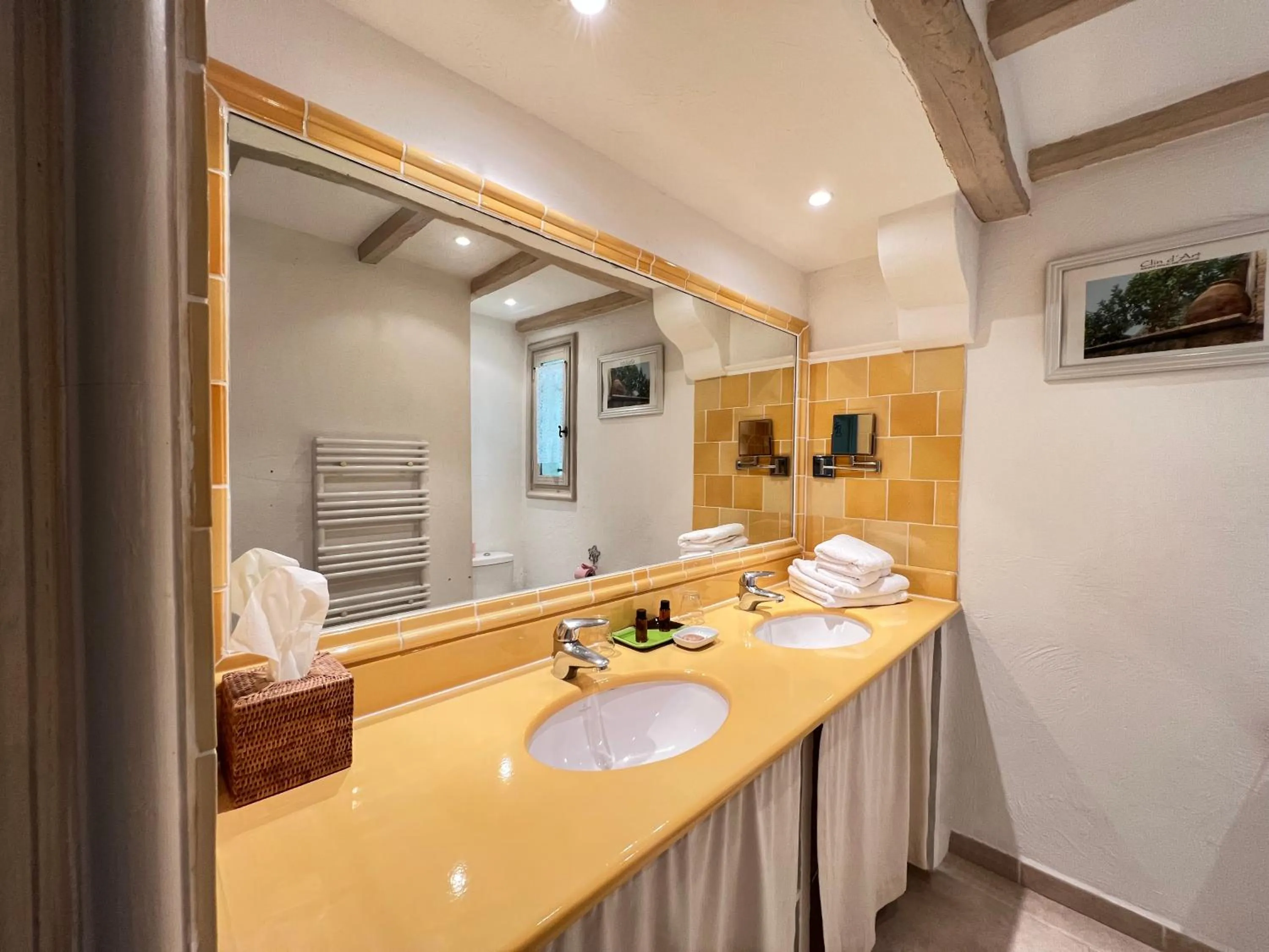 Bathroom in Hotel Les Messugues