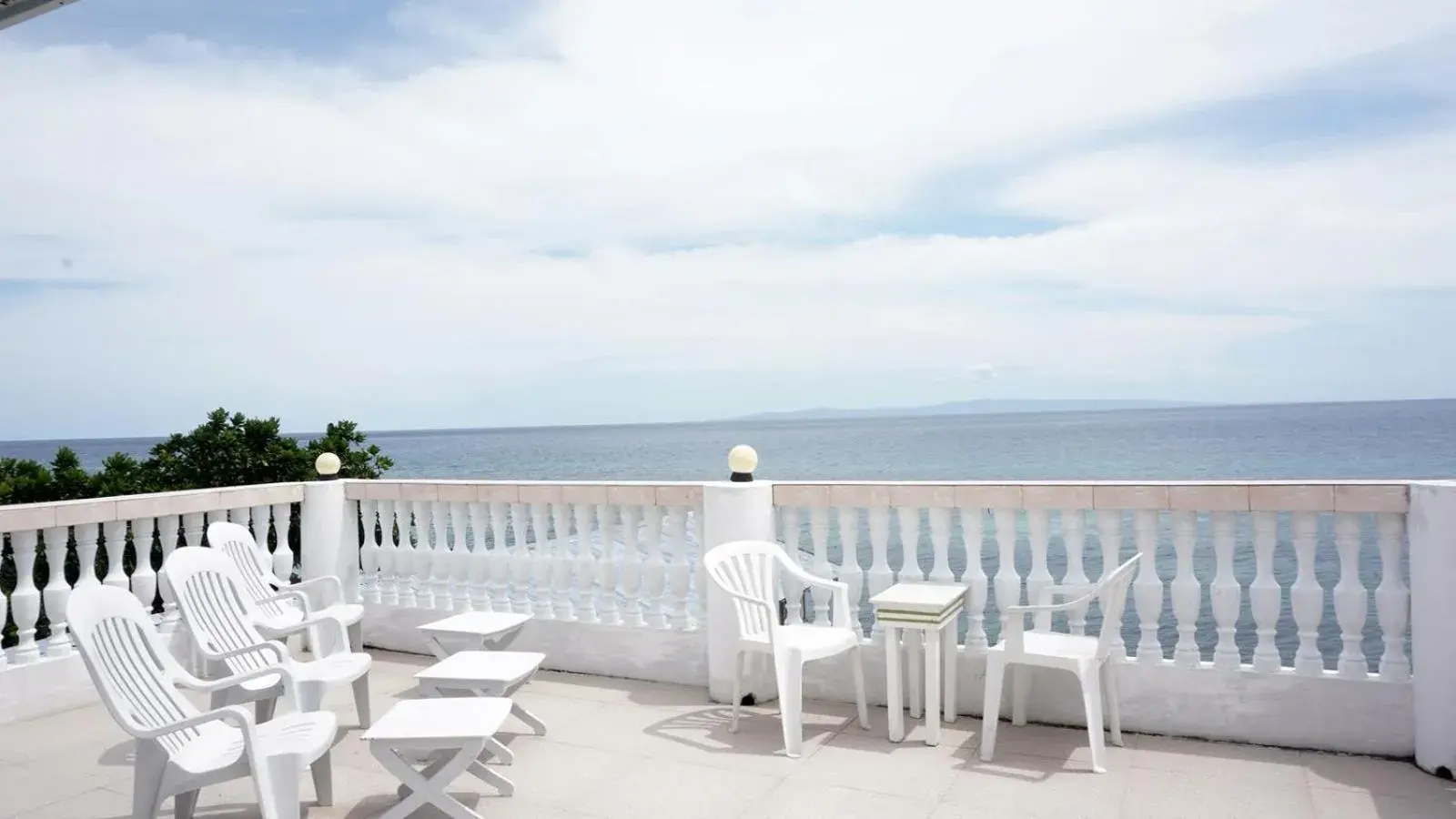 Balcony/Terrace in The Cronin Residences by Cocotel Balcony/Terrace in The Cronin Residences by Cocotel