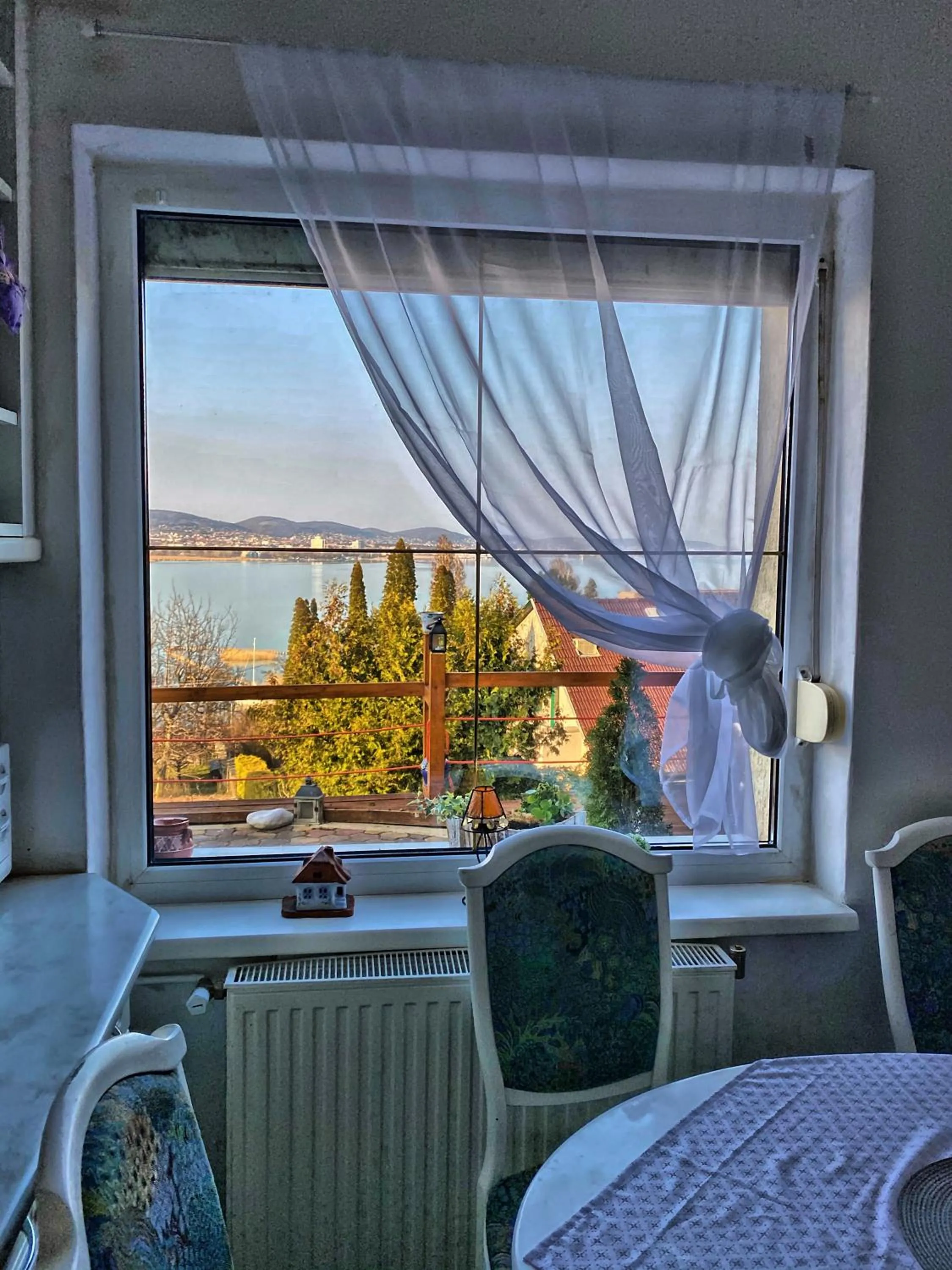Lake view in Villa Borostyán