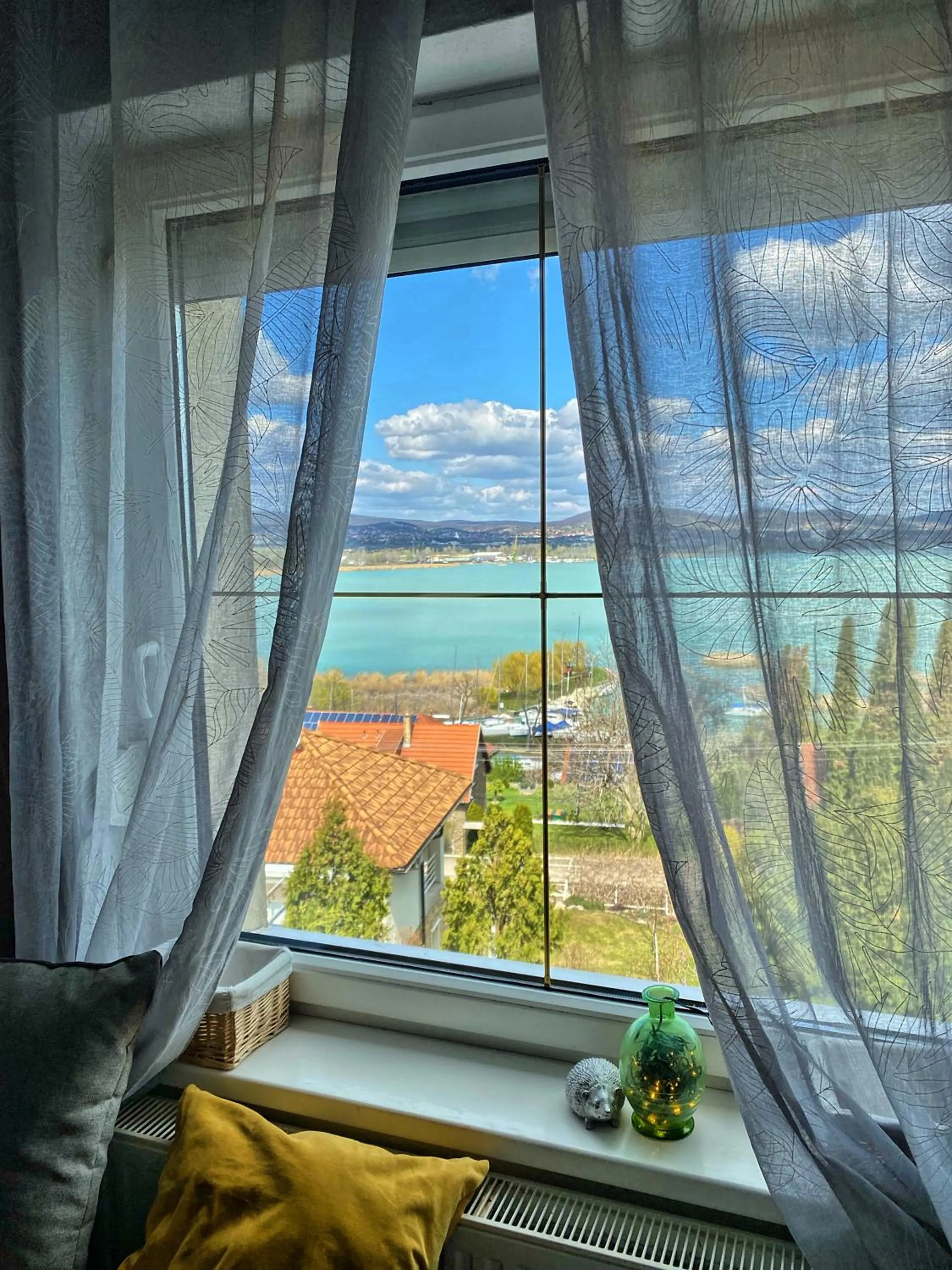 Lake view in Villa Borostyán