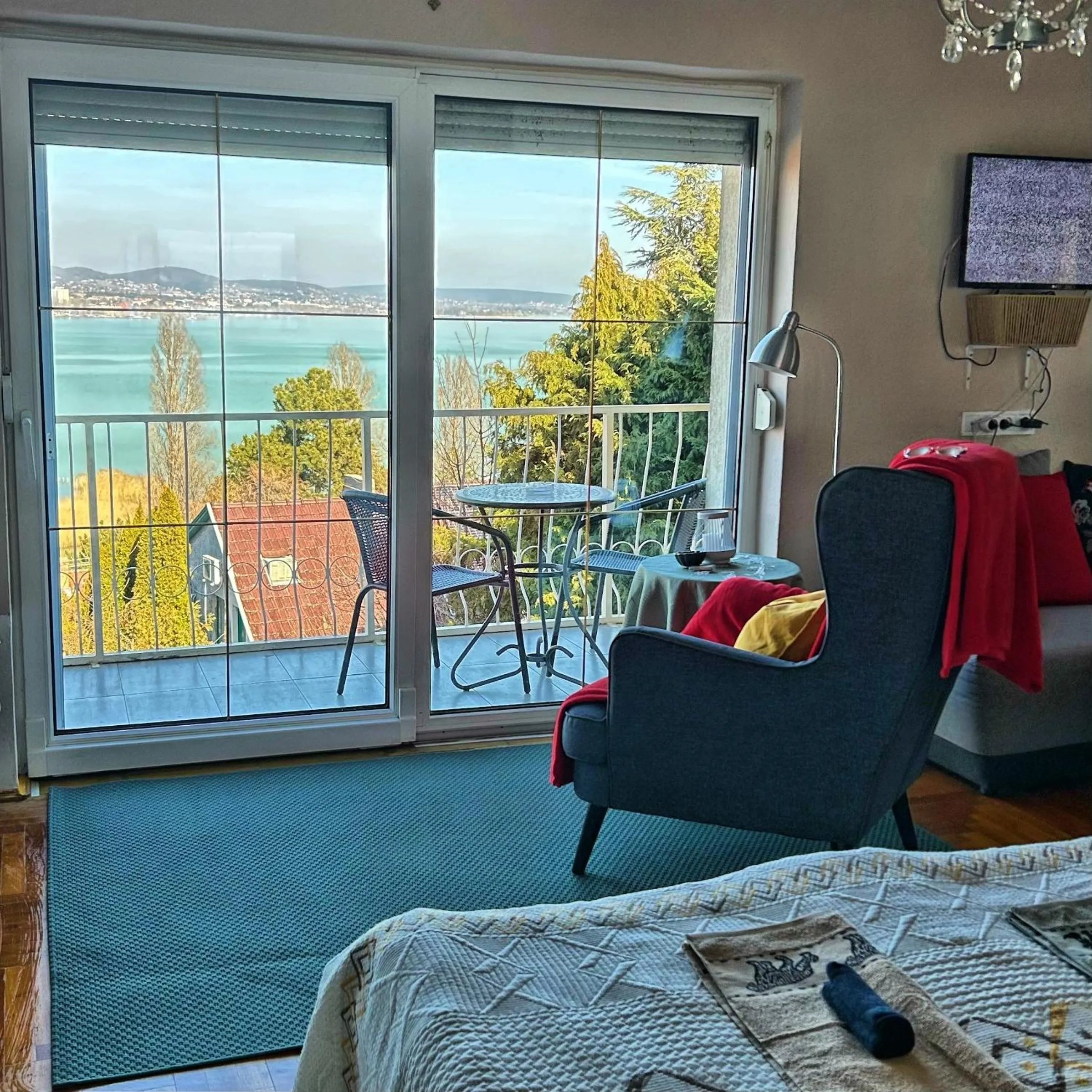 Photo of the whole room, Bed in Villa Borostyán