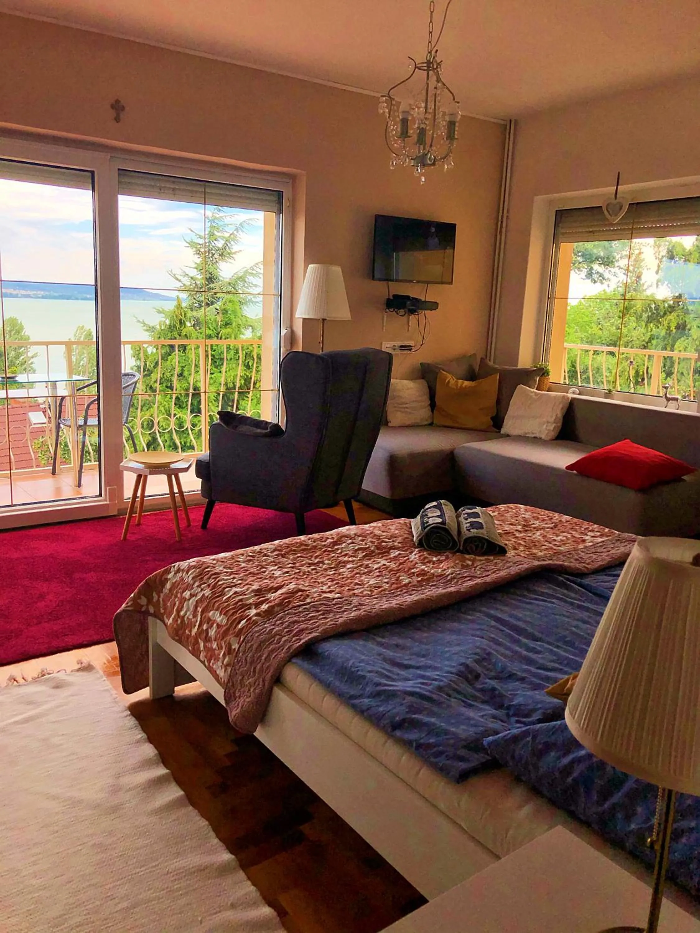 View (from property/room), Bed in Villa Borostyán