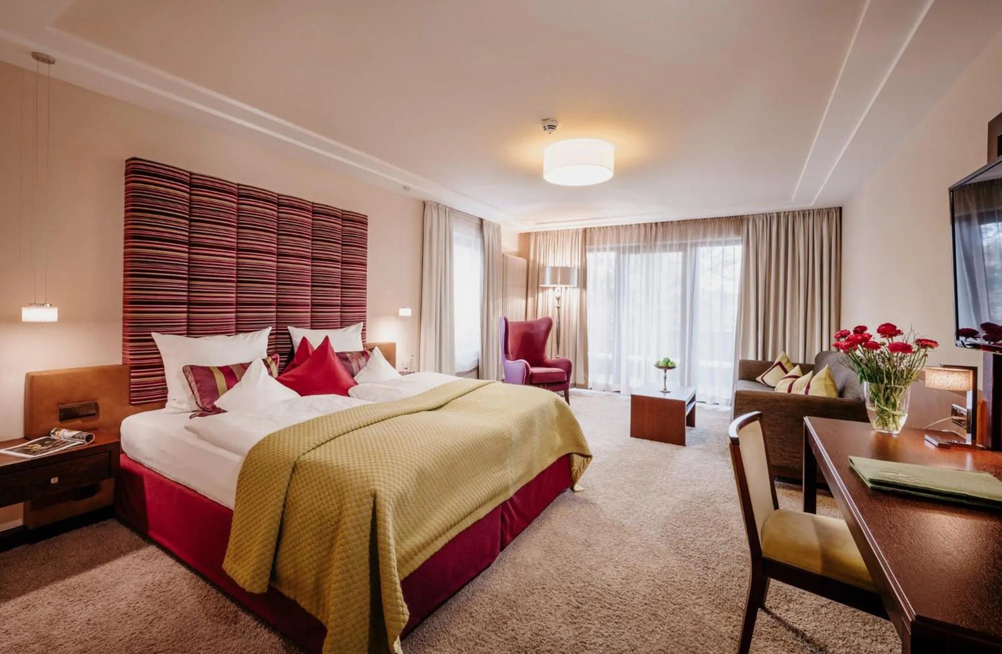 Photo of the whole room, Bed in Der Eisvogel - Wellness- & Genusshotel