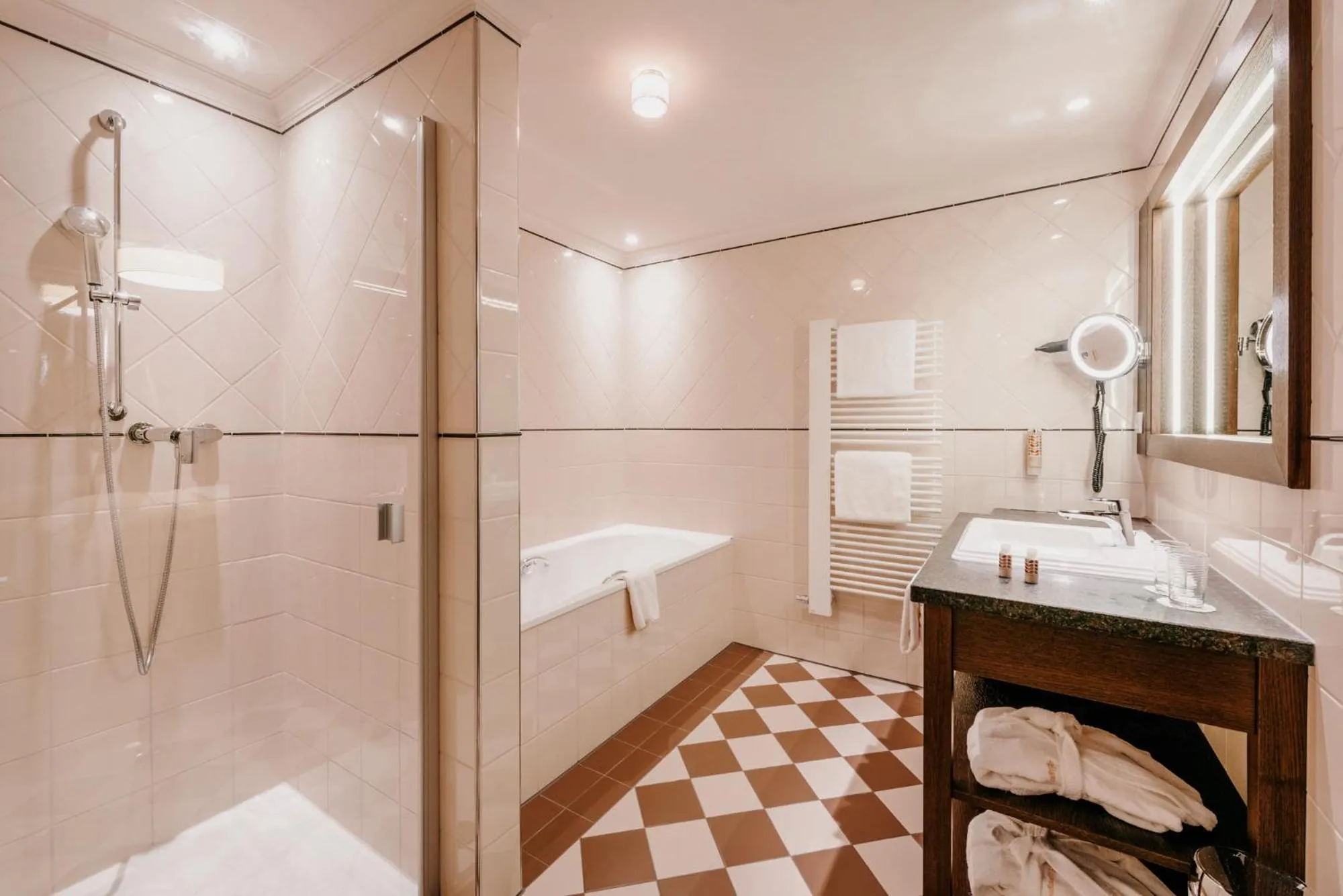 Photo of the whole room in Der Eisvogel - Wellness- & Genusshotel