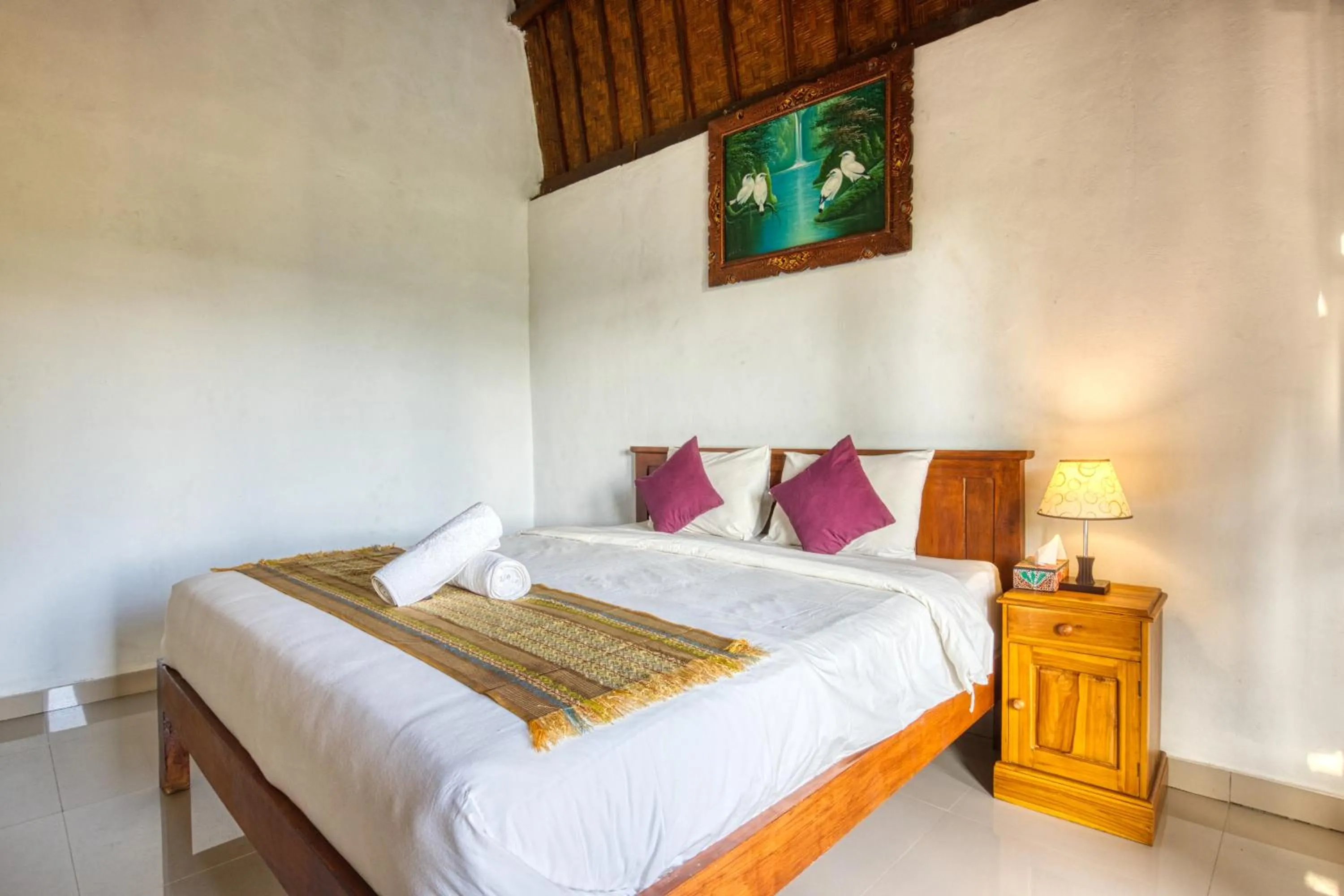 Photo of the whole room, Bed in The Mountain Cottage