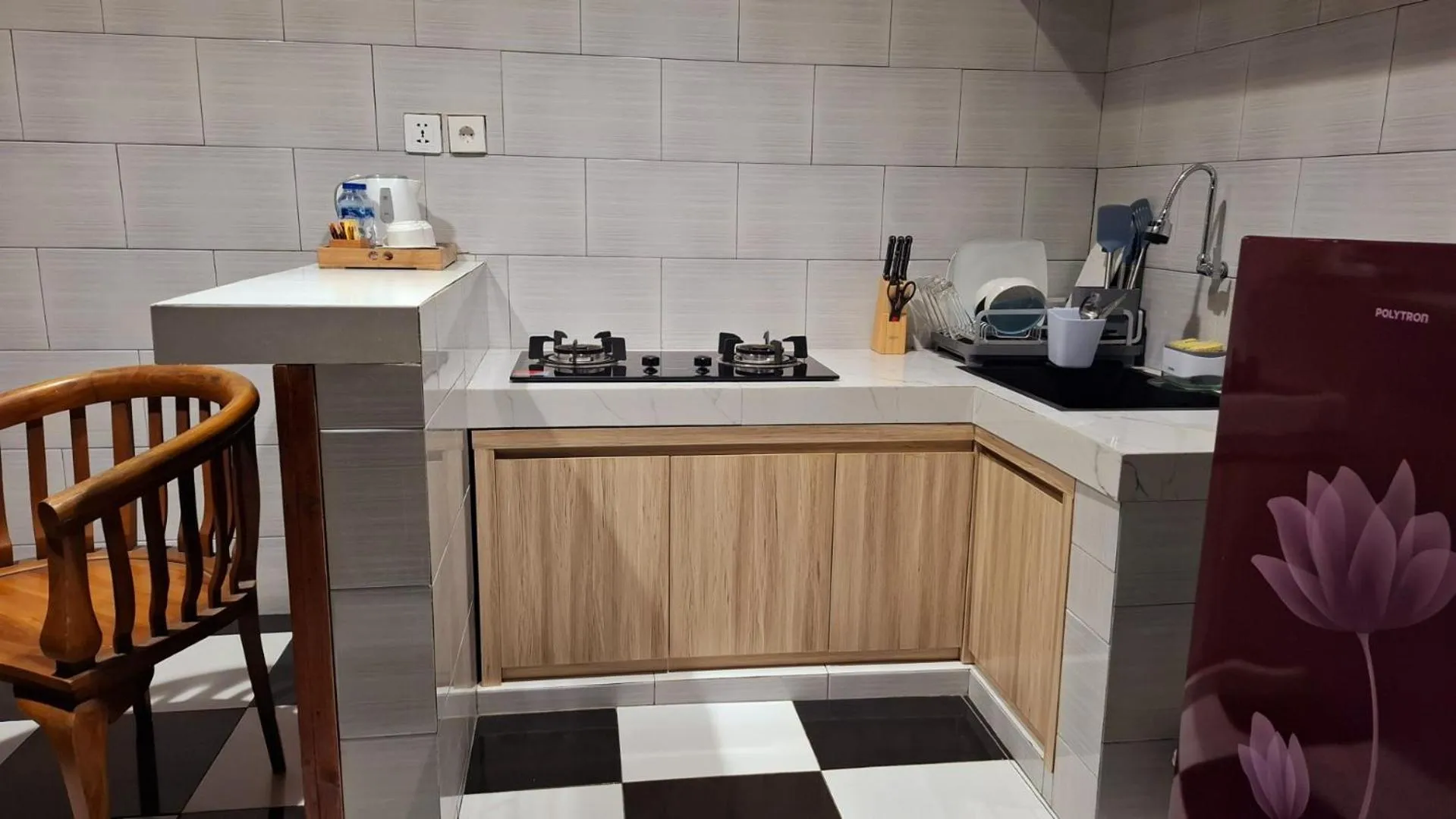 Kitchen or kitchenette in Oka Cottage