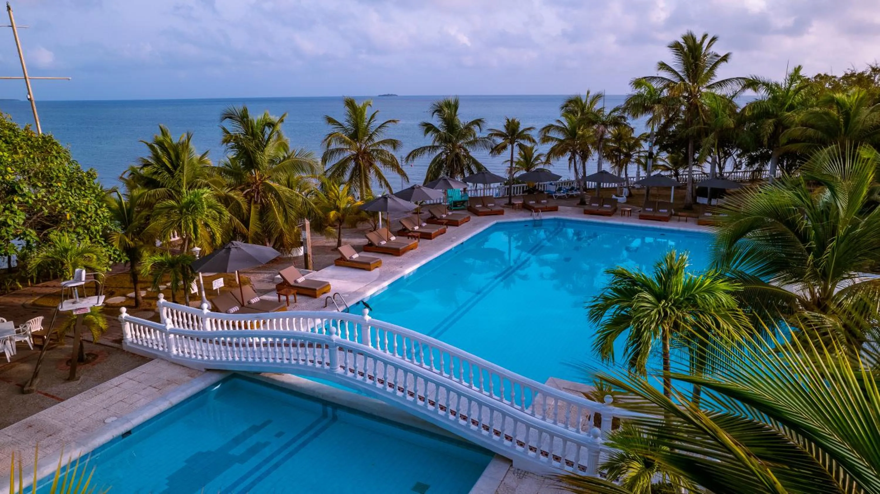 Natural landscape in Hotel Cocoliso Island Resort
