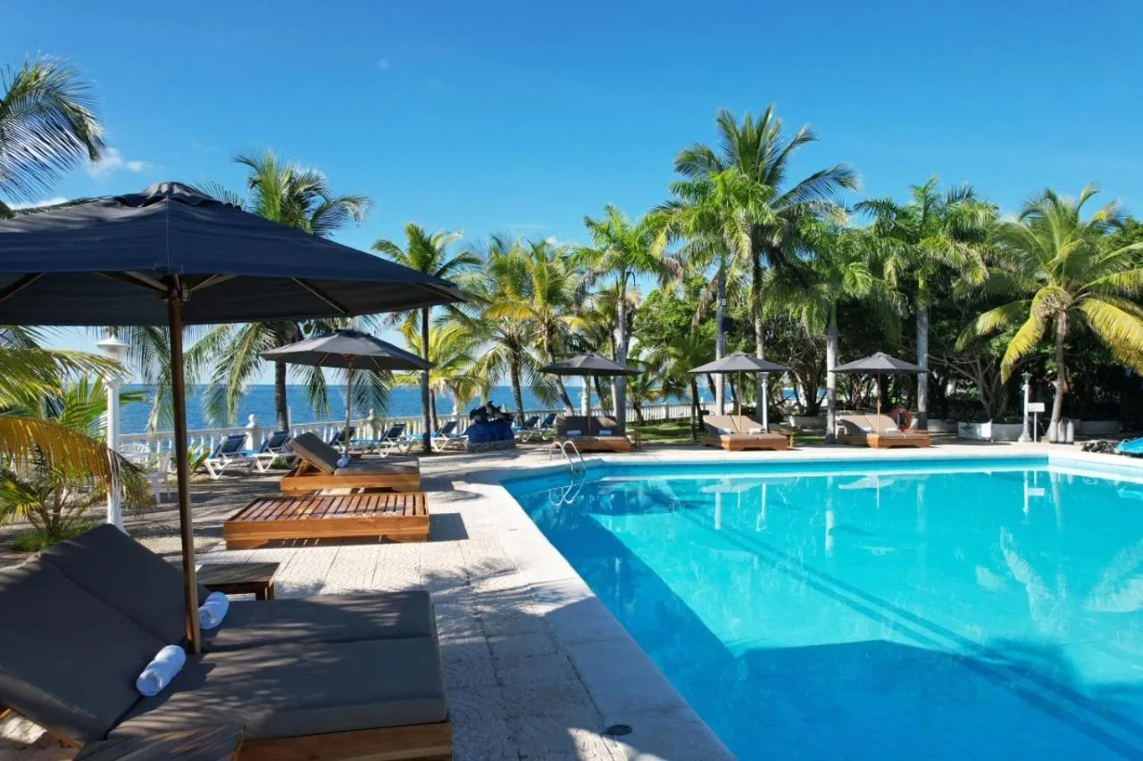 Swimming pool in Hotel Cocoliso Island Resort
