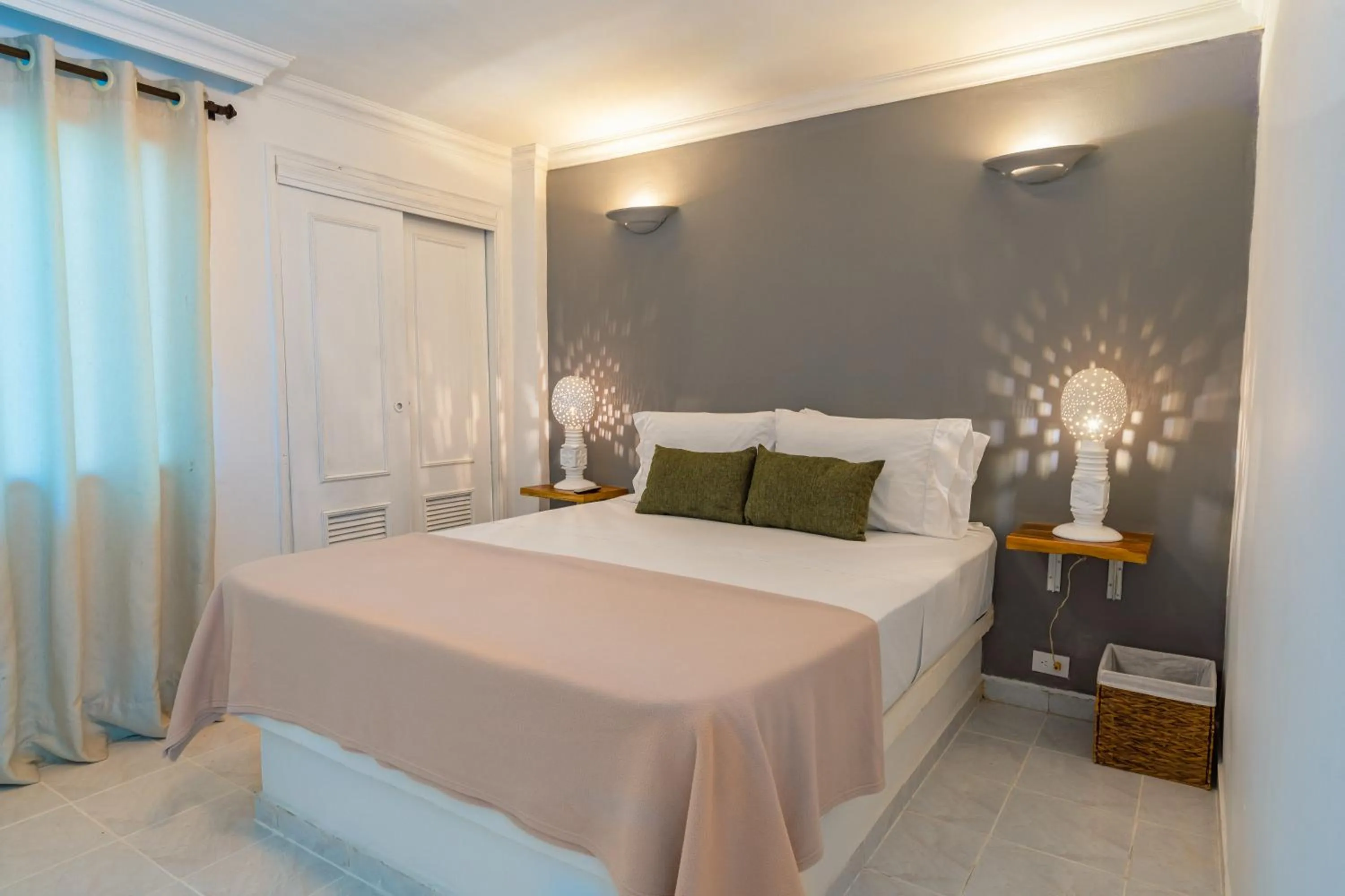 Bed in Hotel Cocoliso Island Resort