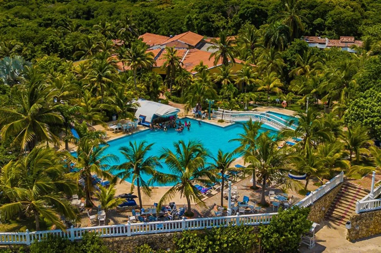 Day in Hotel Cocoliso Island Resort