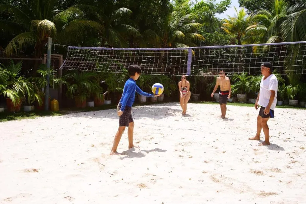 Day in Hotel Cocoliso Island Resort