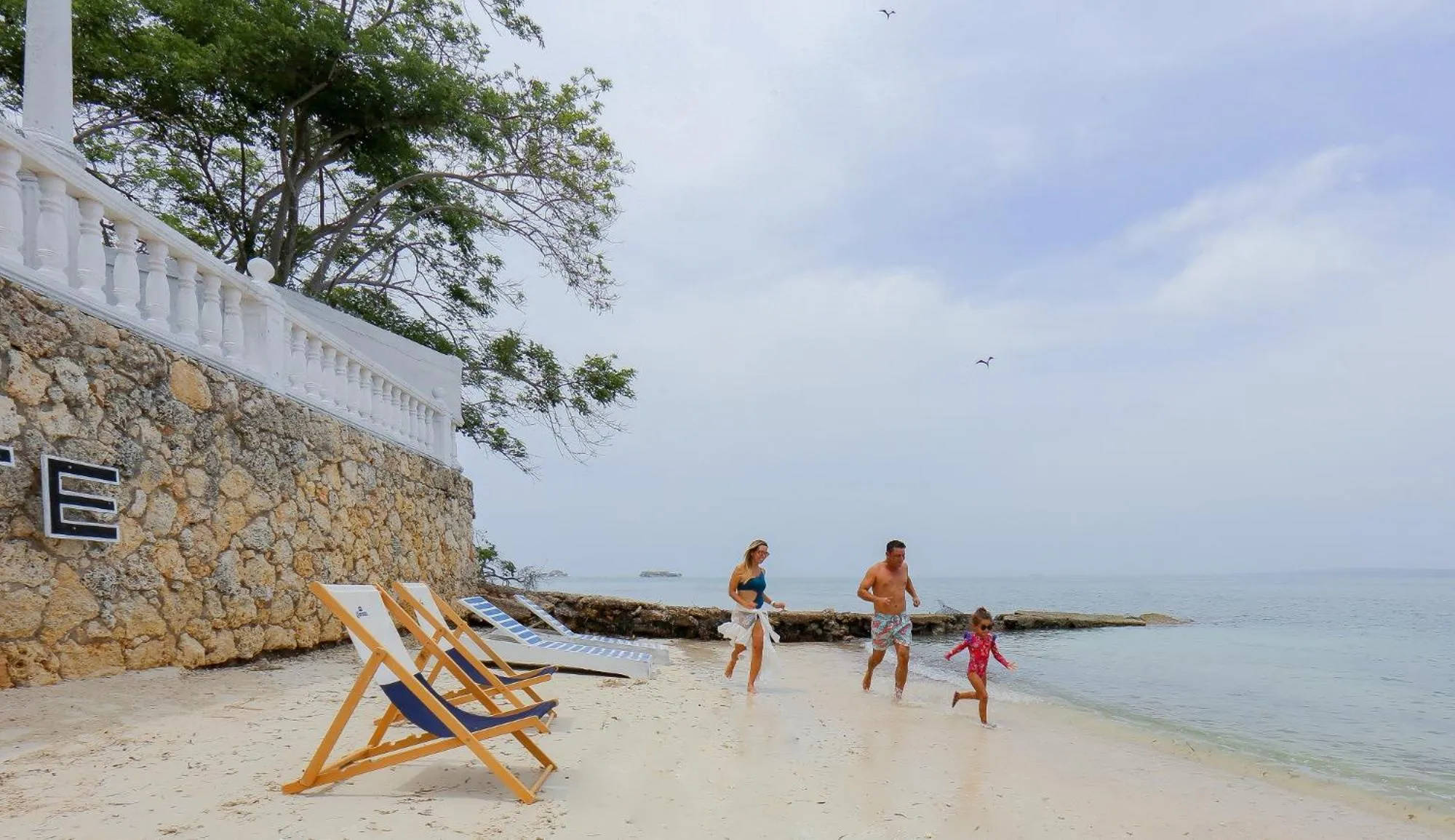 People in Hotel Cocoliso Island Resort