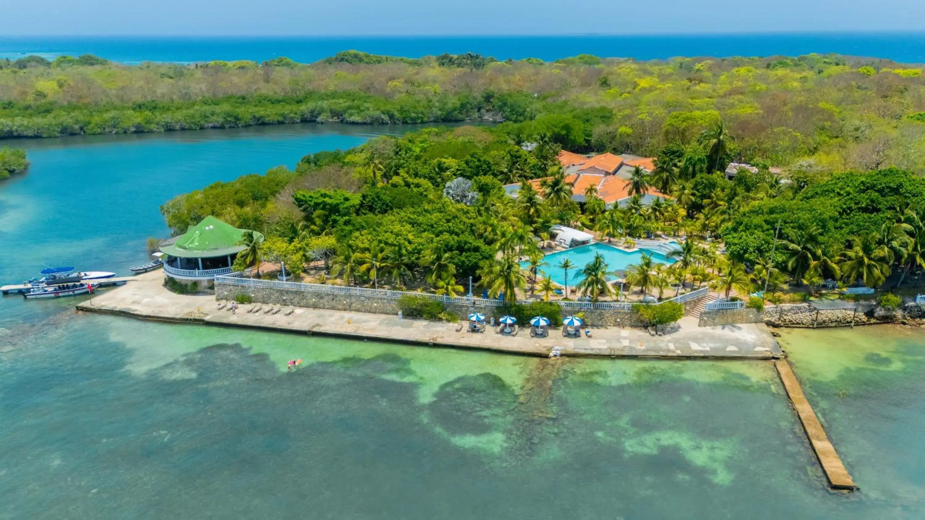 Property building in Hotel Cocoliso Island Resort Property building in Hotel Cocoliso Island Resort