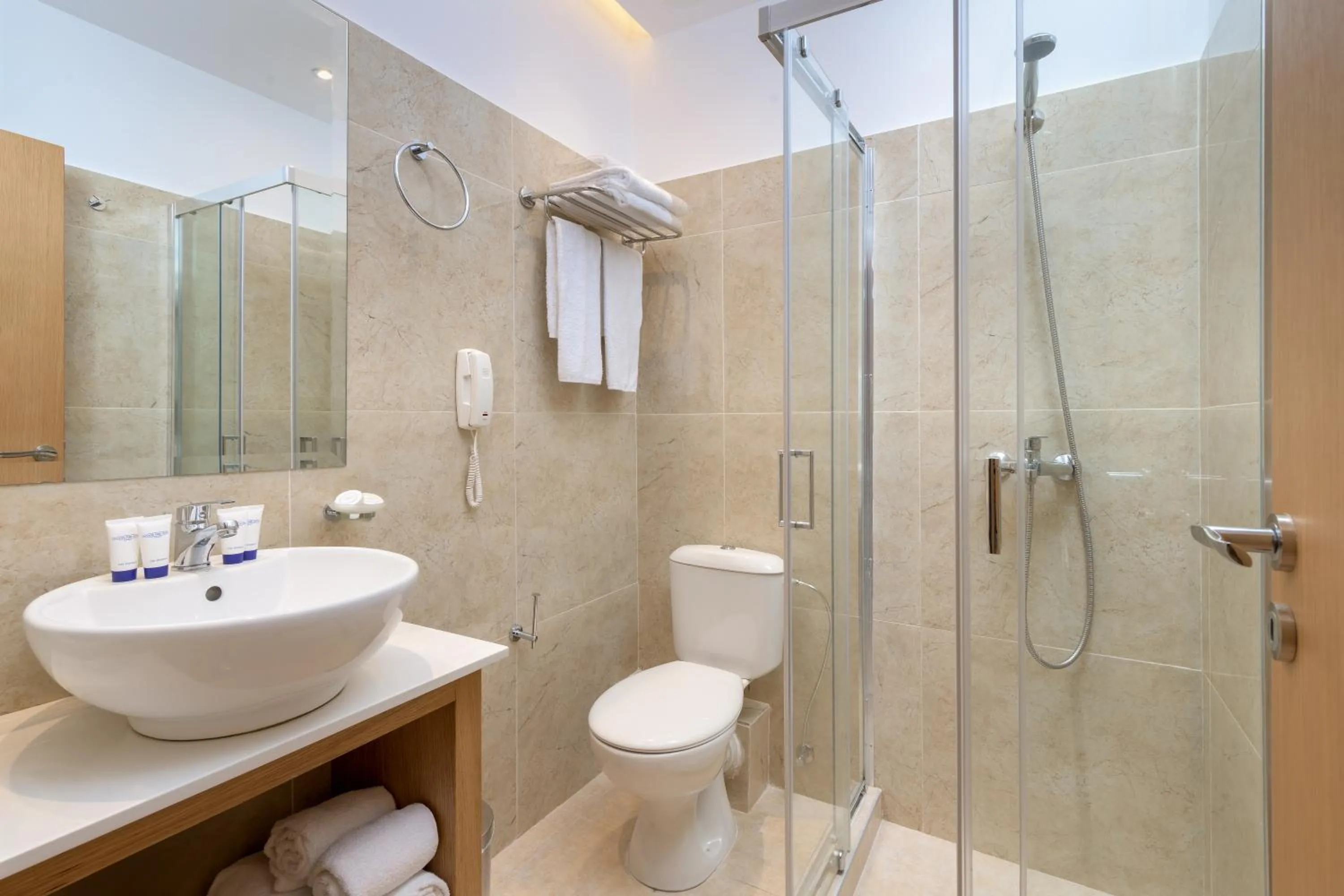 Bathroom in Oceanis Park Hotel