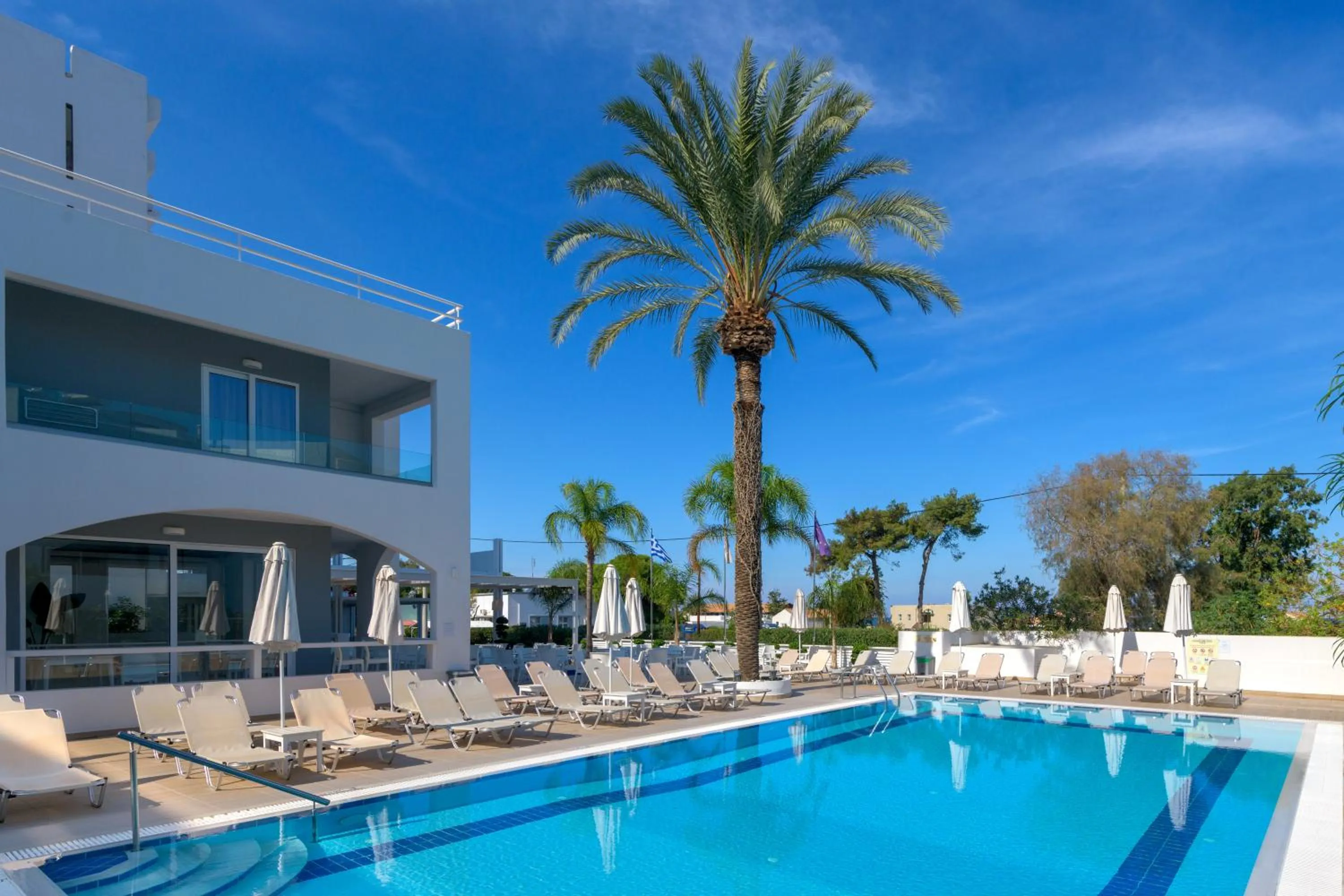 Swimming pool in Oceanis Park Hotel