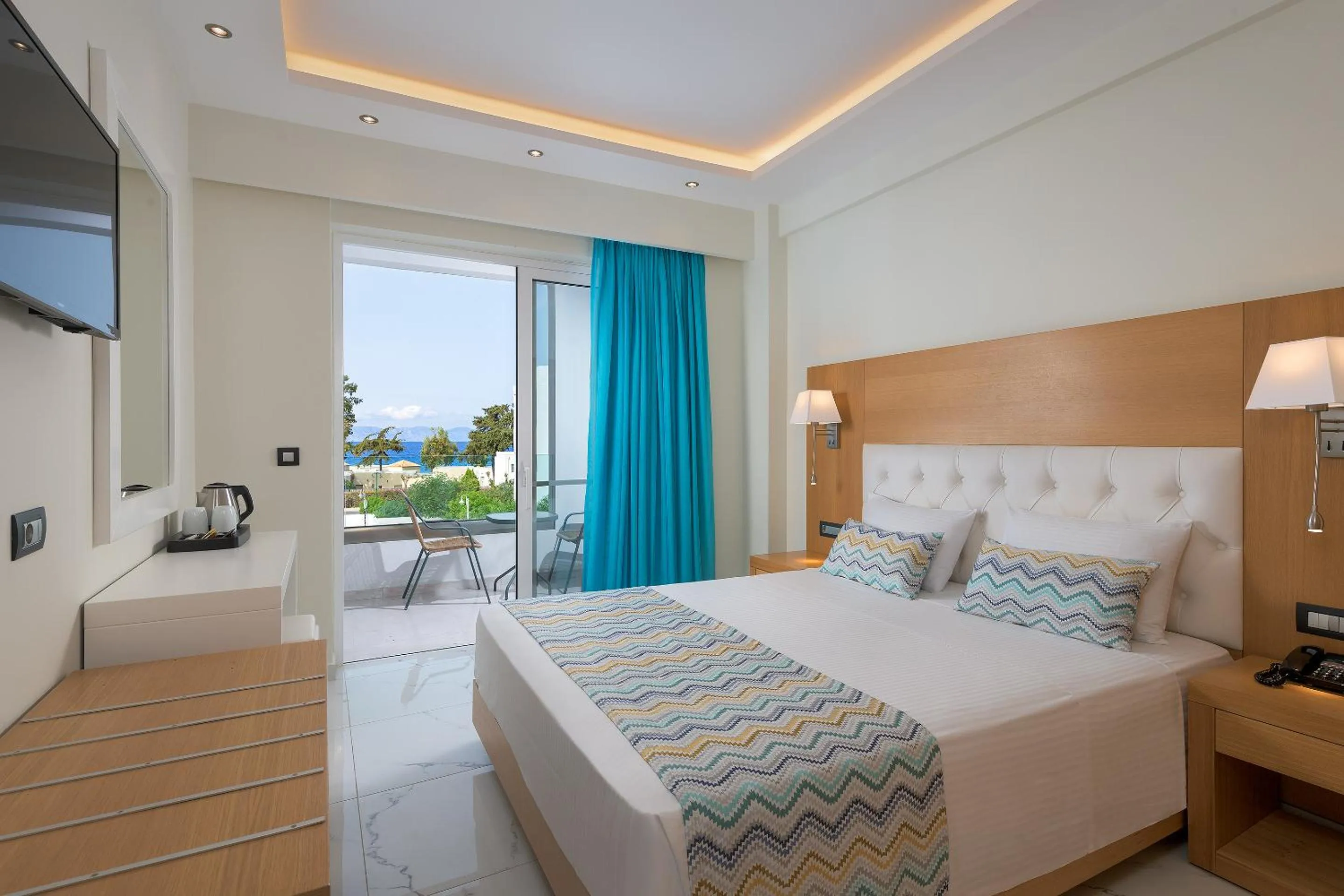 Bed in Oceanis Park Hotel