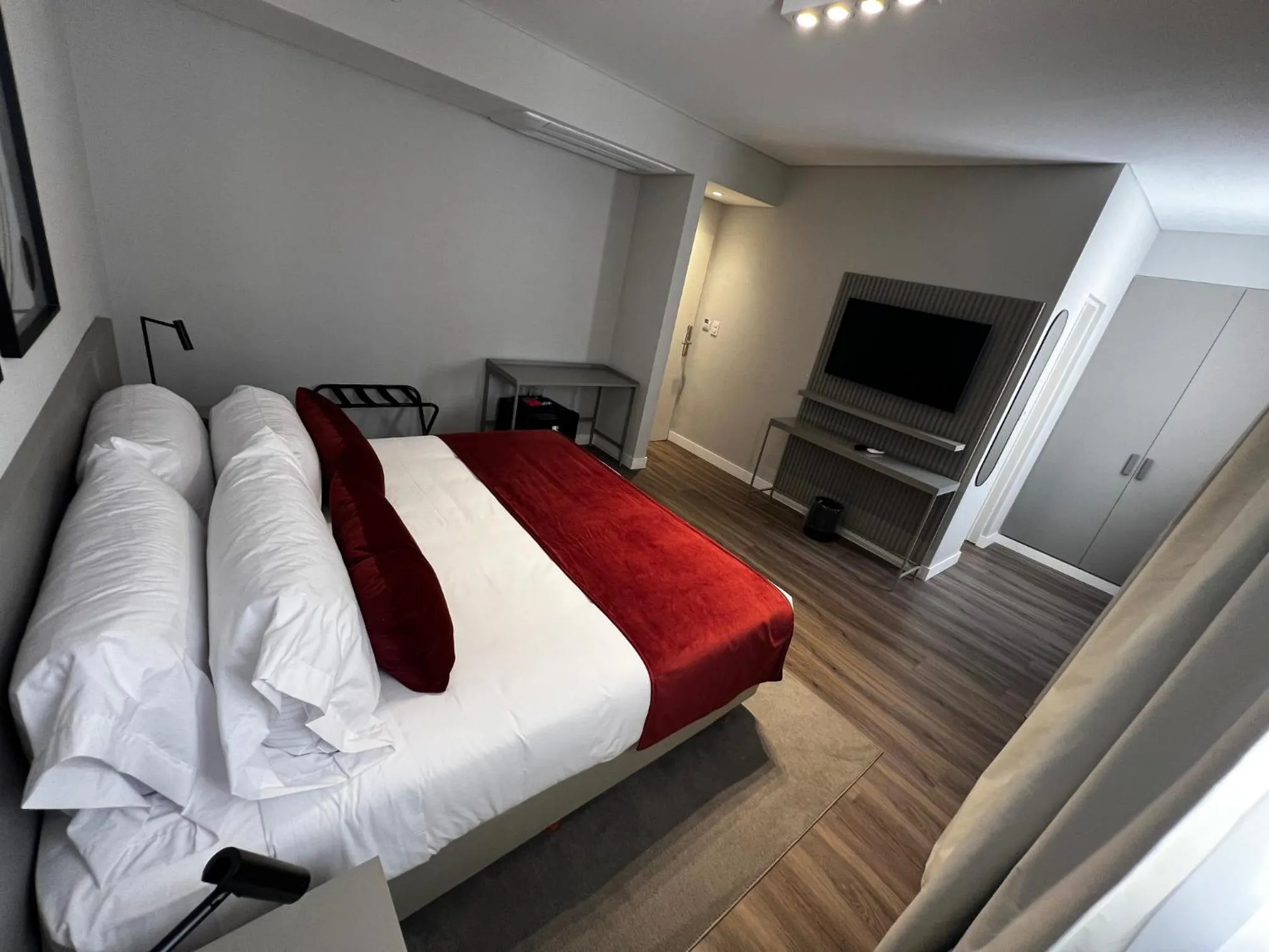 Bed in Guemes Hotel & Spa