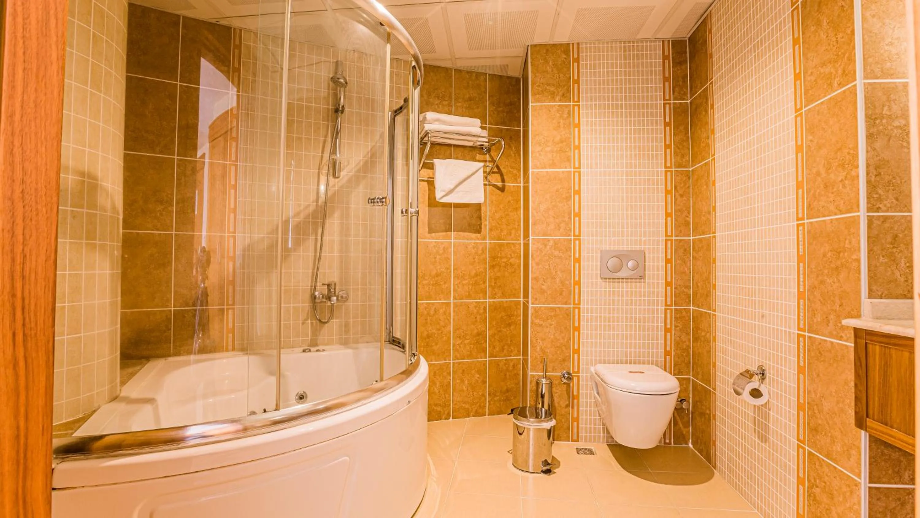 Bathroom in Yücesoy Liva Hotel Spa & Convention Center Mersin