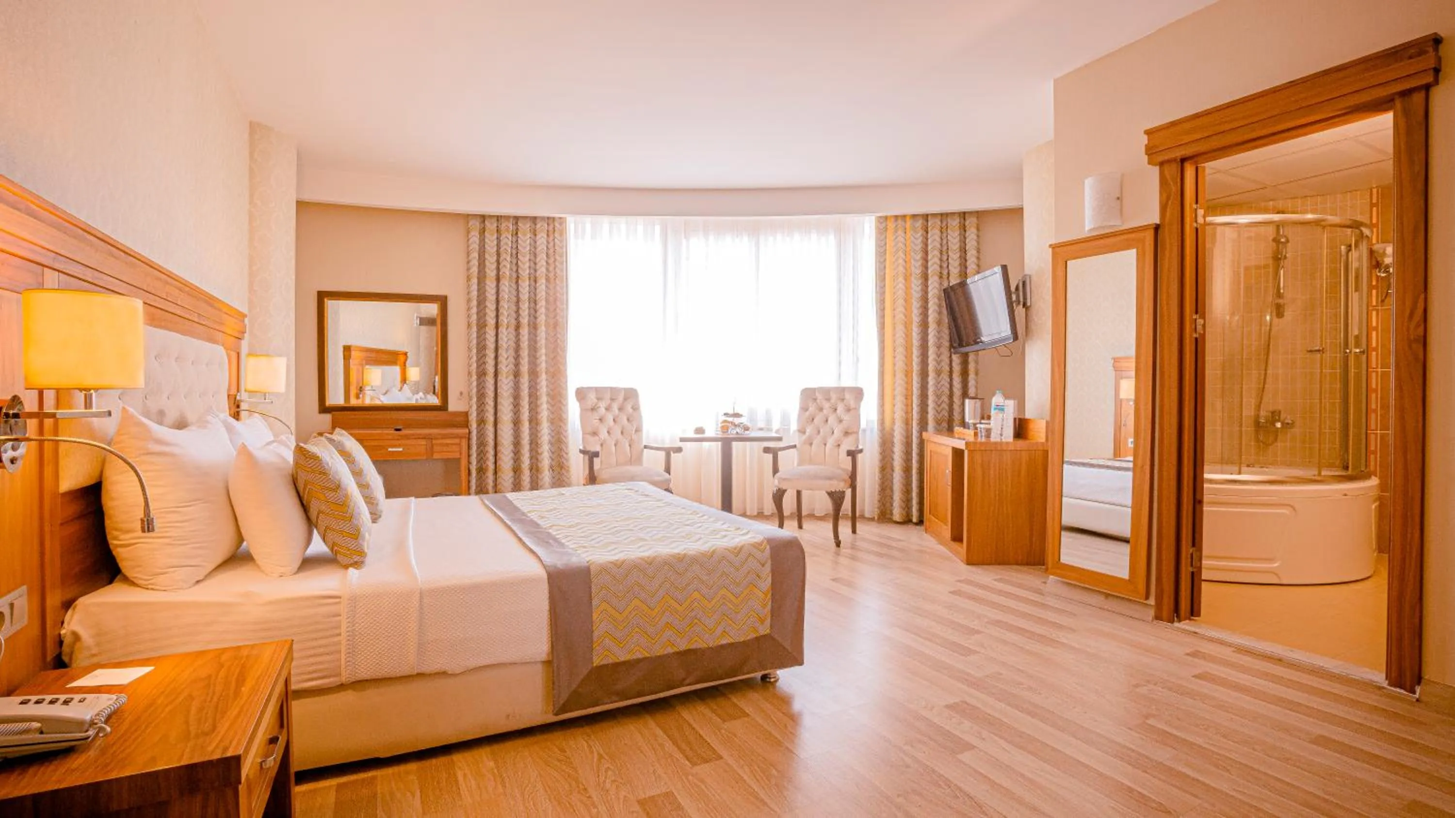 Photo of the whole room in Yücesoy Liva Hotel Spa & Convention Center Mersin