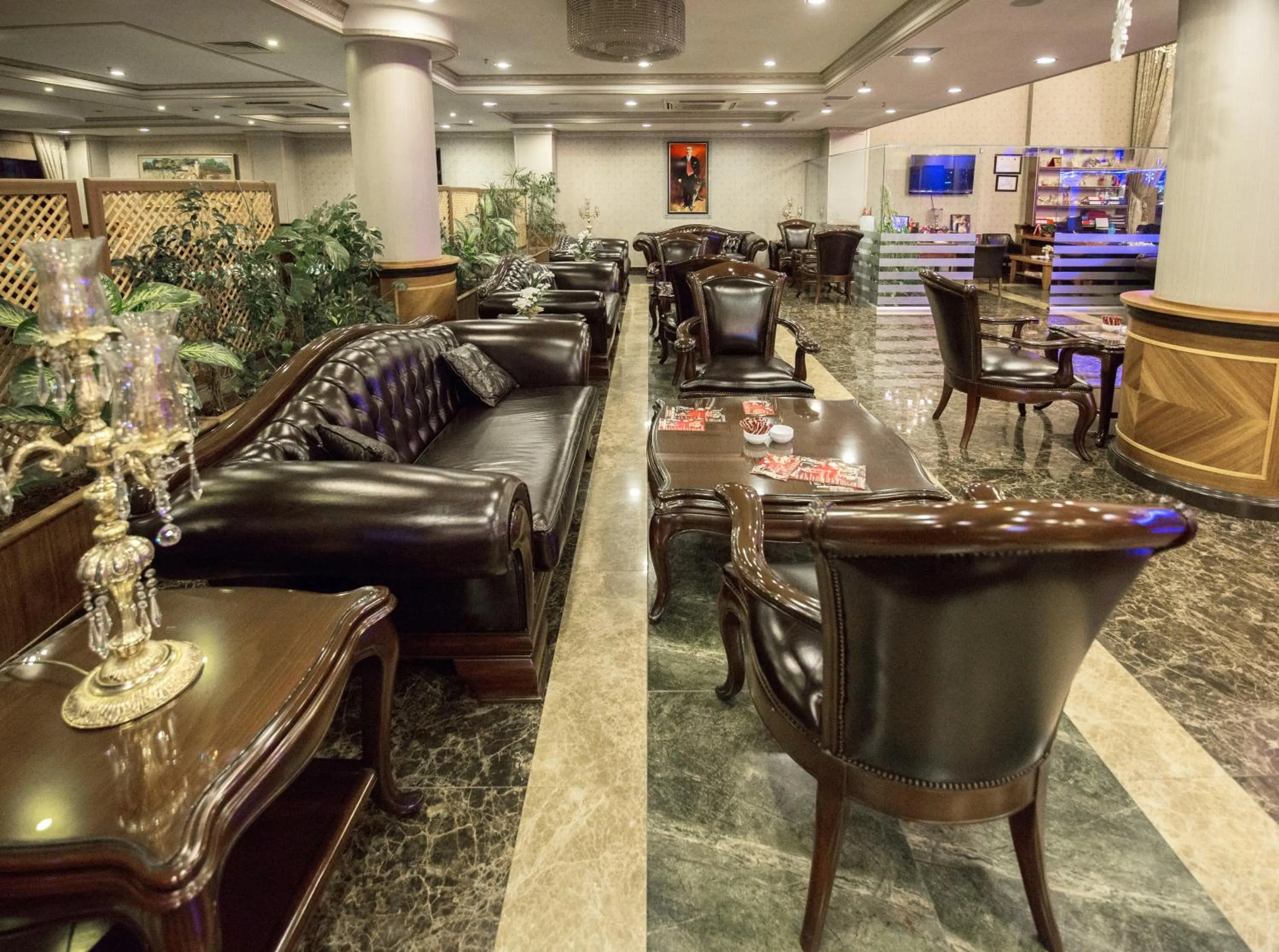 Communal lounge/ TV room in Yücesoy Liva Hotel Spa & Convention Center Mersin