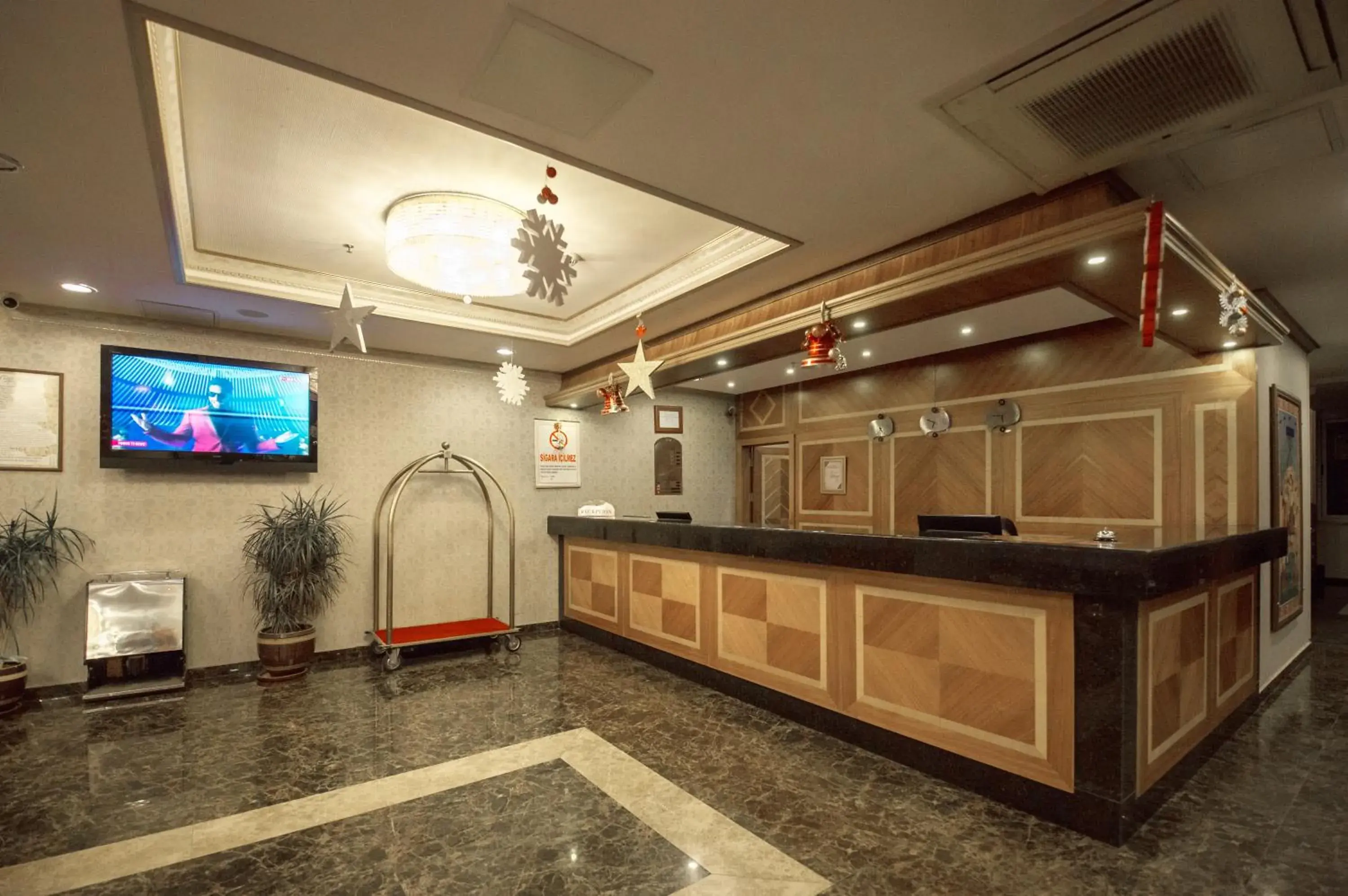 Lobby or reception in Yücesoy Liva Hotel Spa & Convention Center Mersin Lobby or reception in Yücesoy Liva Hotel Spa & Convention Center Mersin