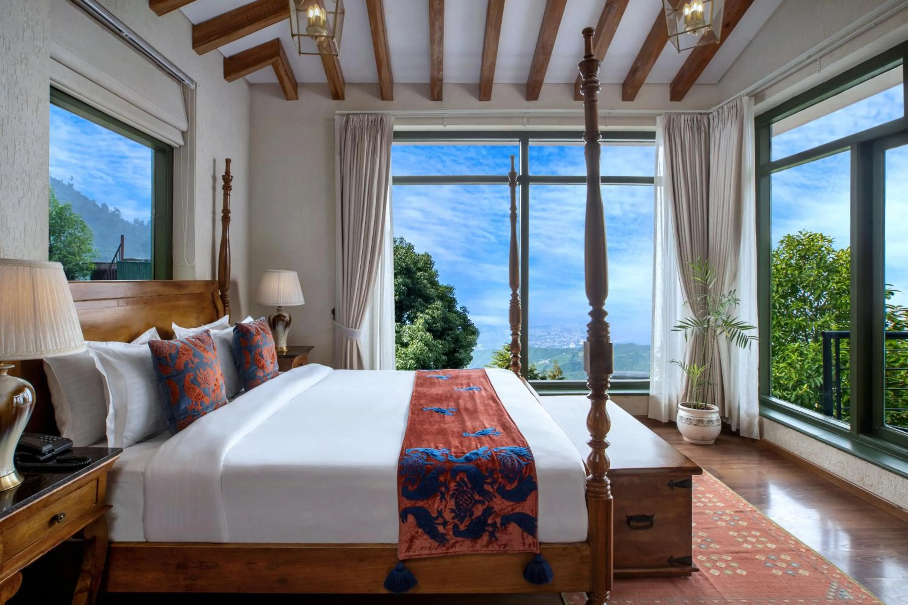 Bedroom, Bed in Larisa Resort, Mussoorie