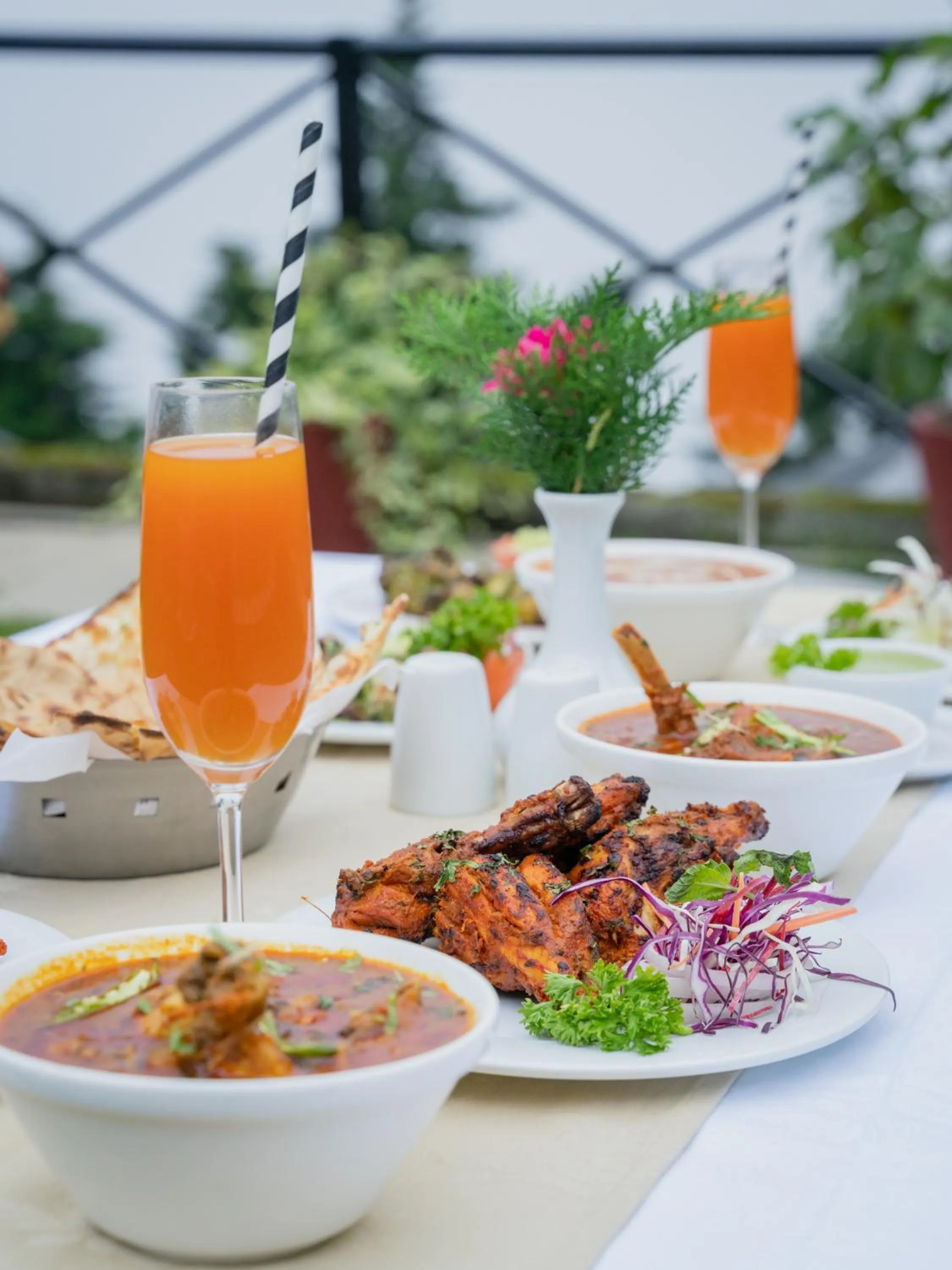 Food and drinks in Larisa Resort, Mussoorie