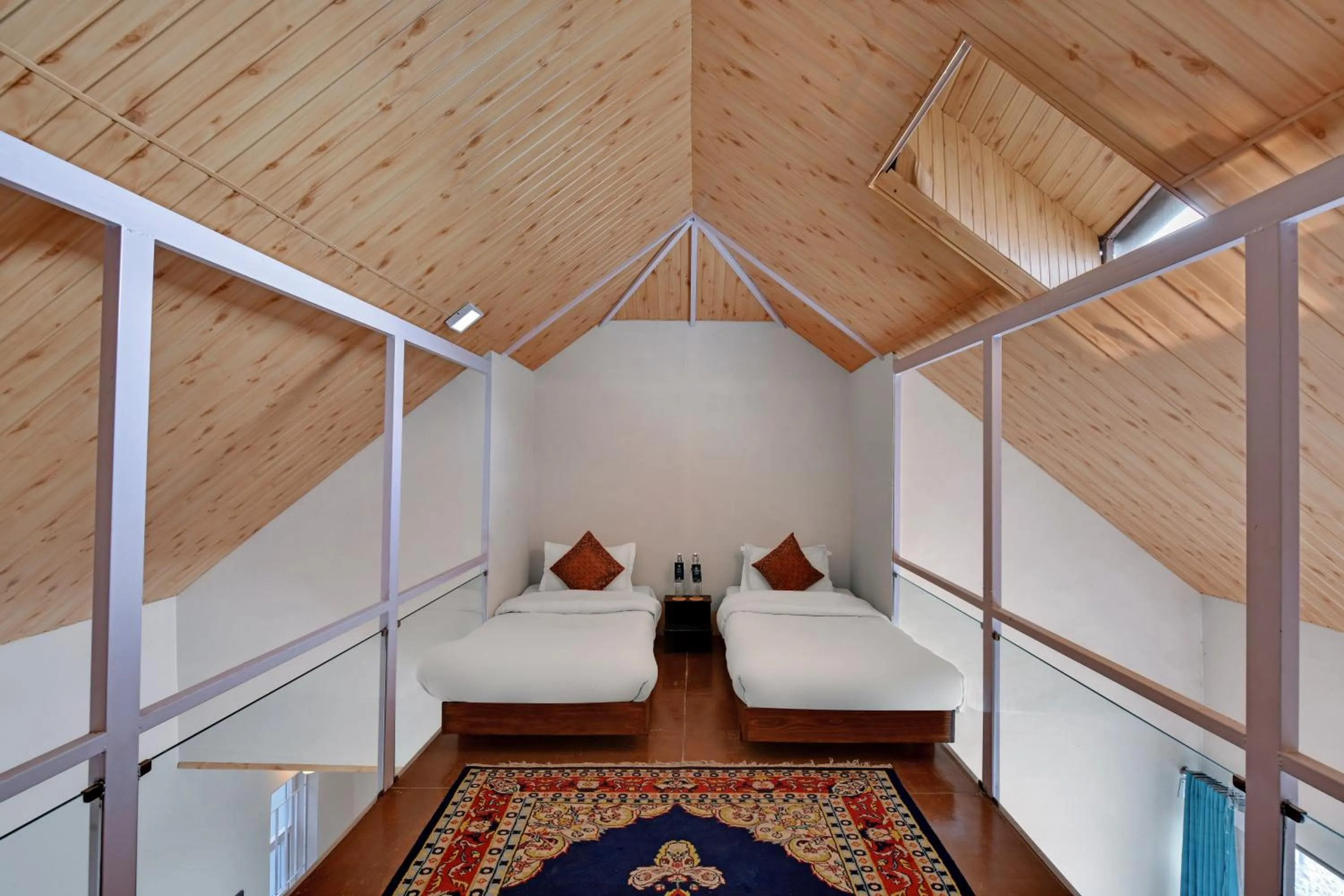 Bedroom, Bed in Larisa Resort, Mussoorie