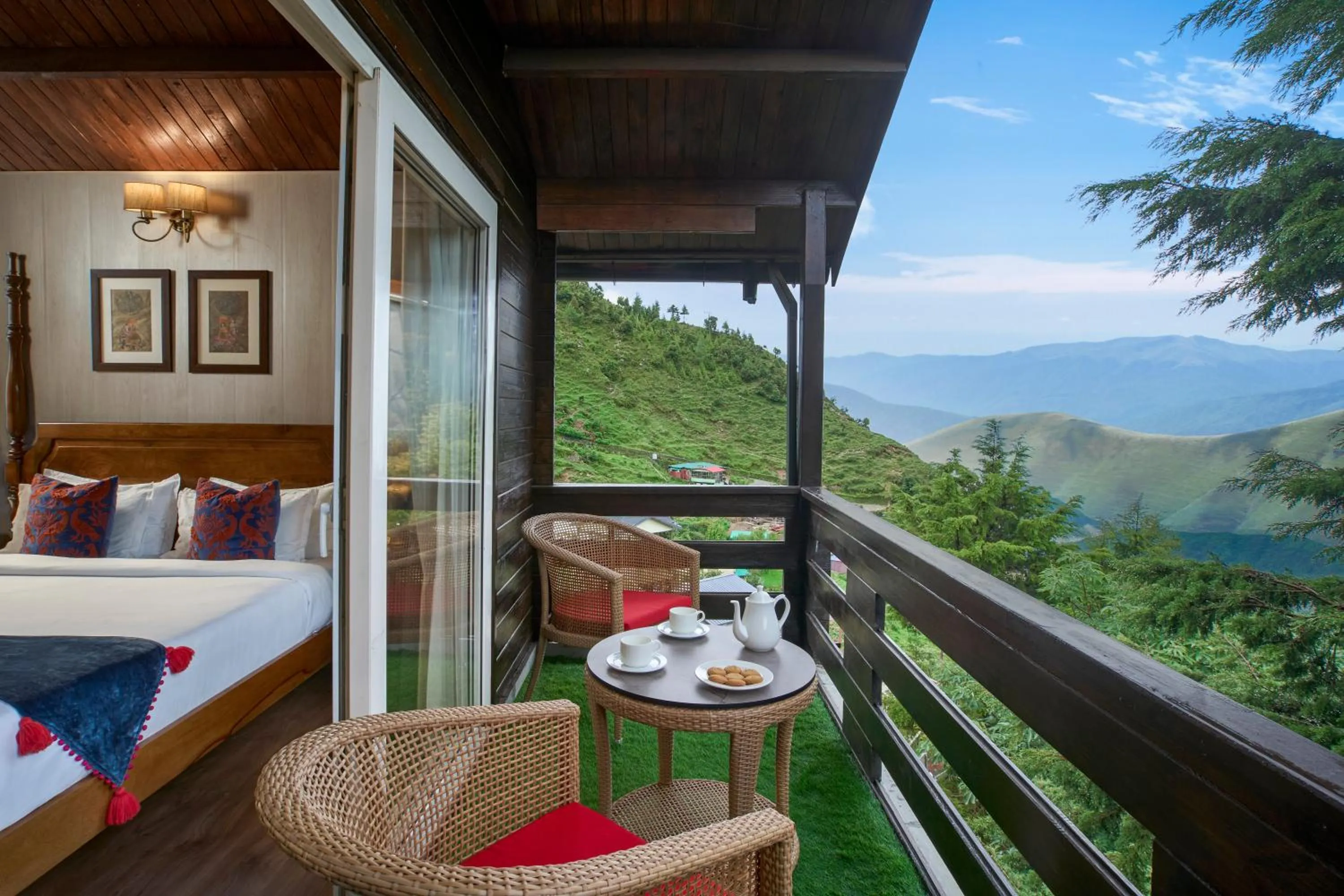 Balcony/Terrace, Bed in Larisa Resort, Mussoorie