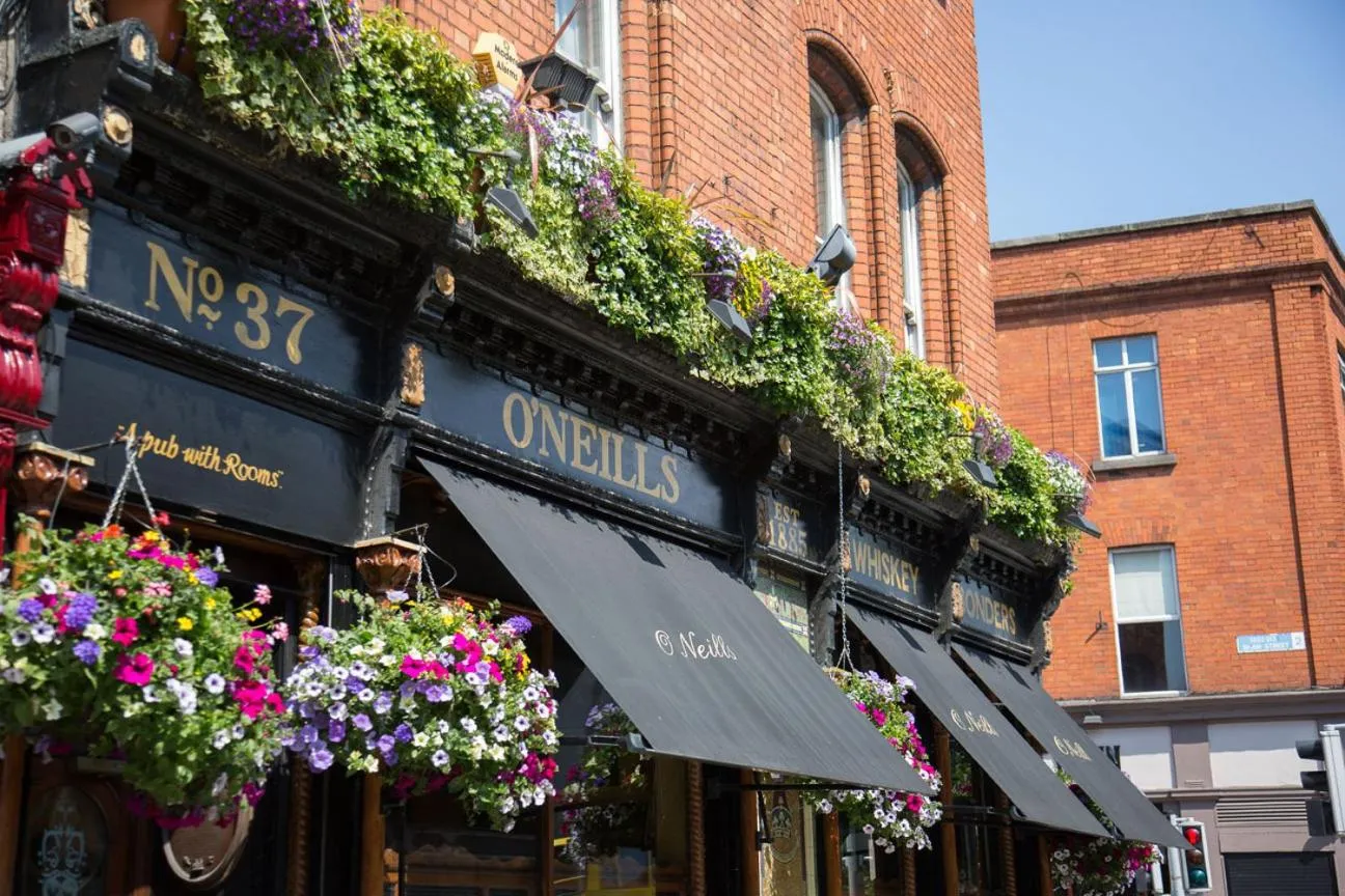 Facade/entrance in O'Neills Victorian Pub & Townhouse