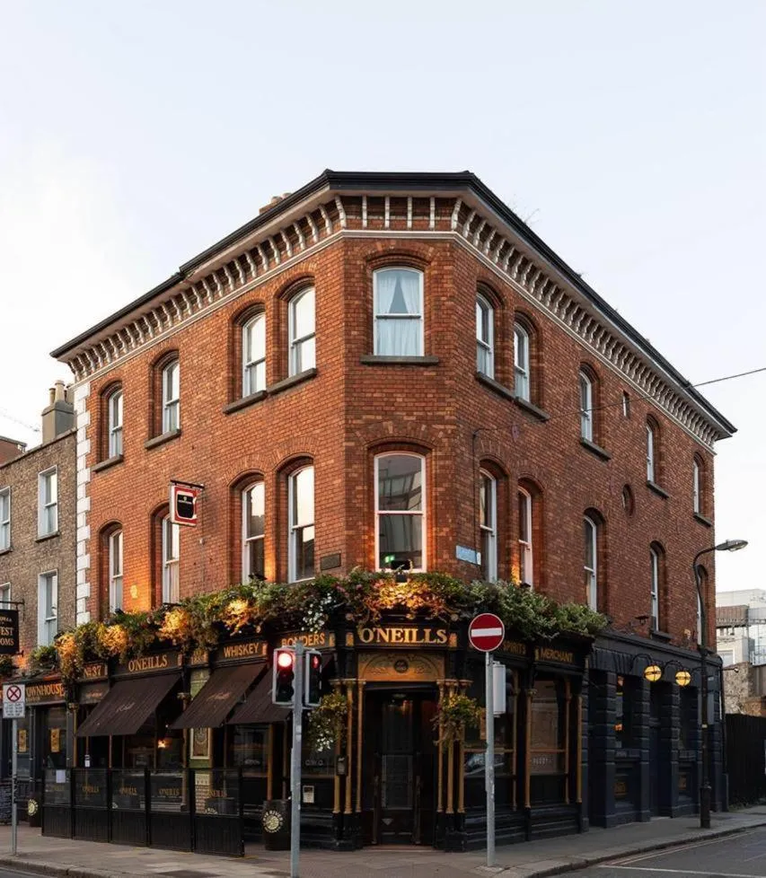 O'Neills Victorian Pub & Townhouse