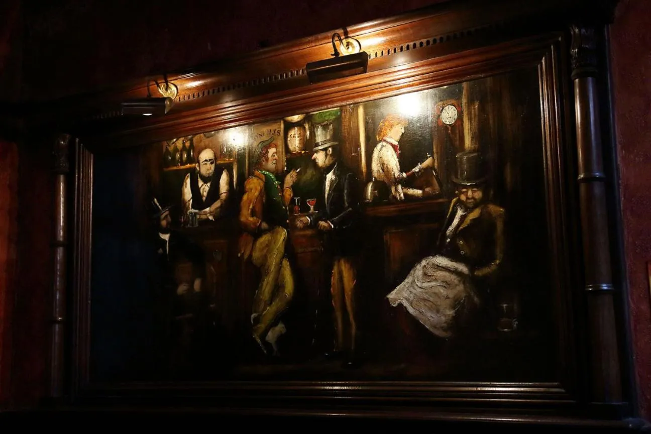 Decorative detail in O'Neills Victorian Pub & Townhouse