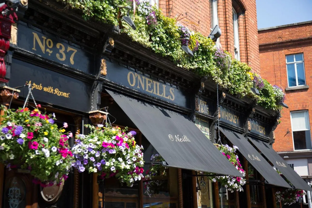 Facade/entrance in O'Neills Victorian Pub & Townhouse