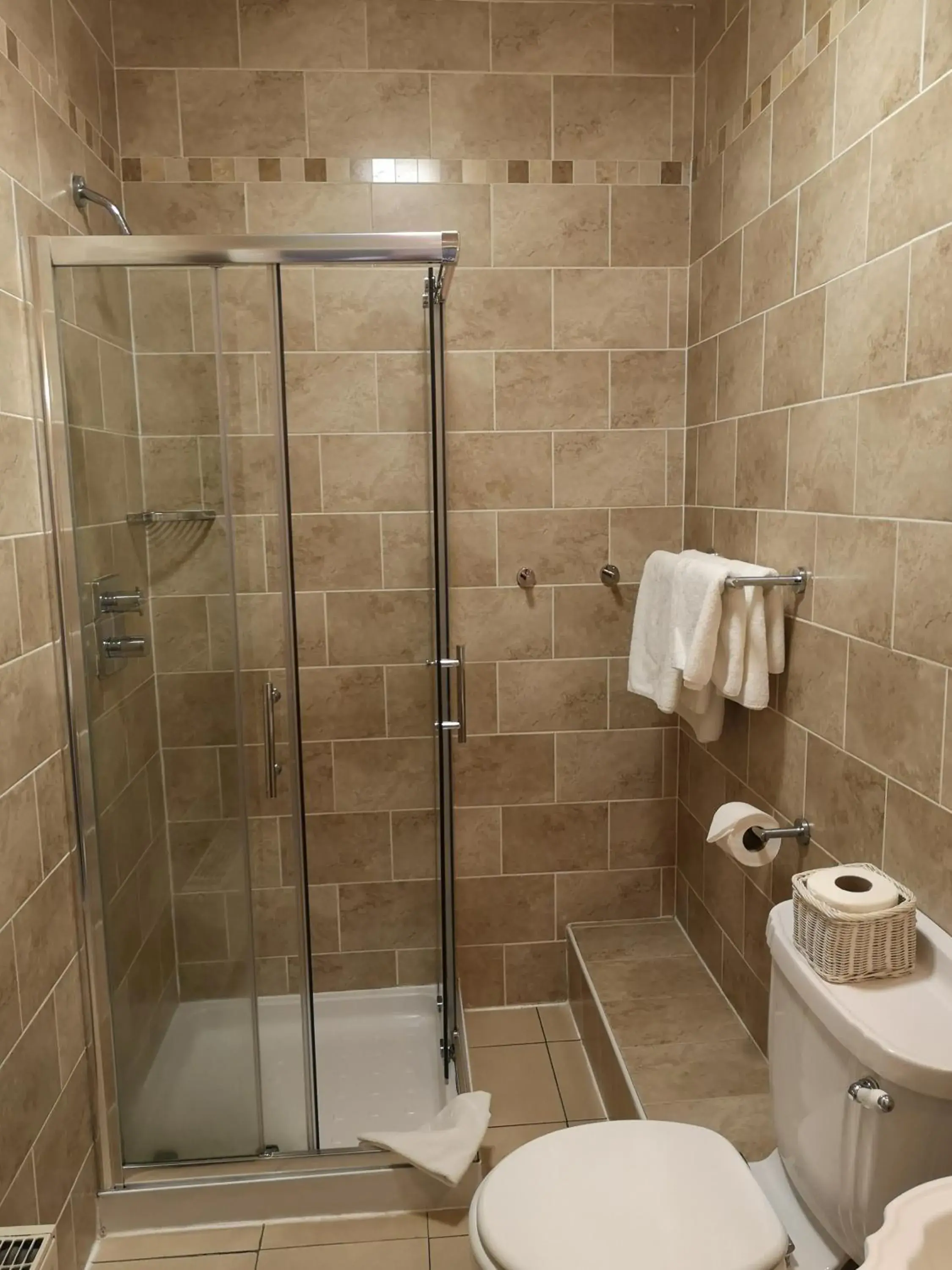 Triple Room in O'Neills Victorian Pub & Townhouse Triple Room in O'Neills Victorian Pub & Townhouse