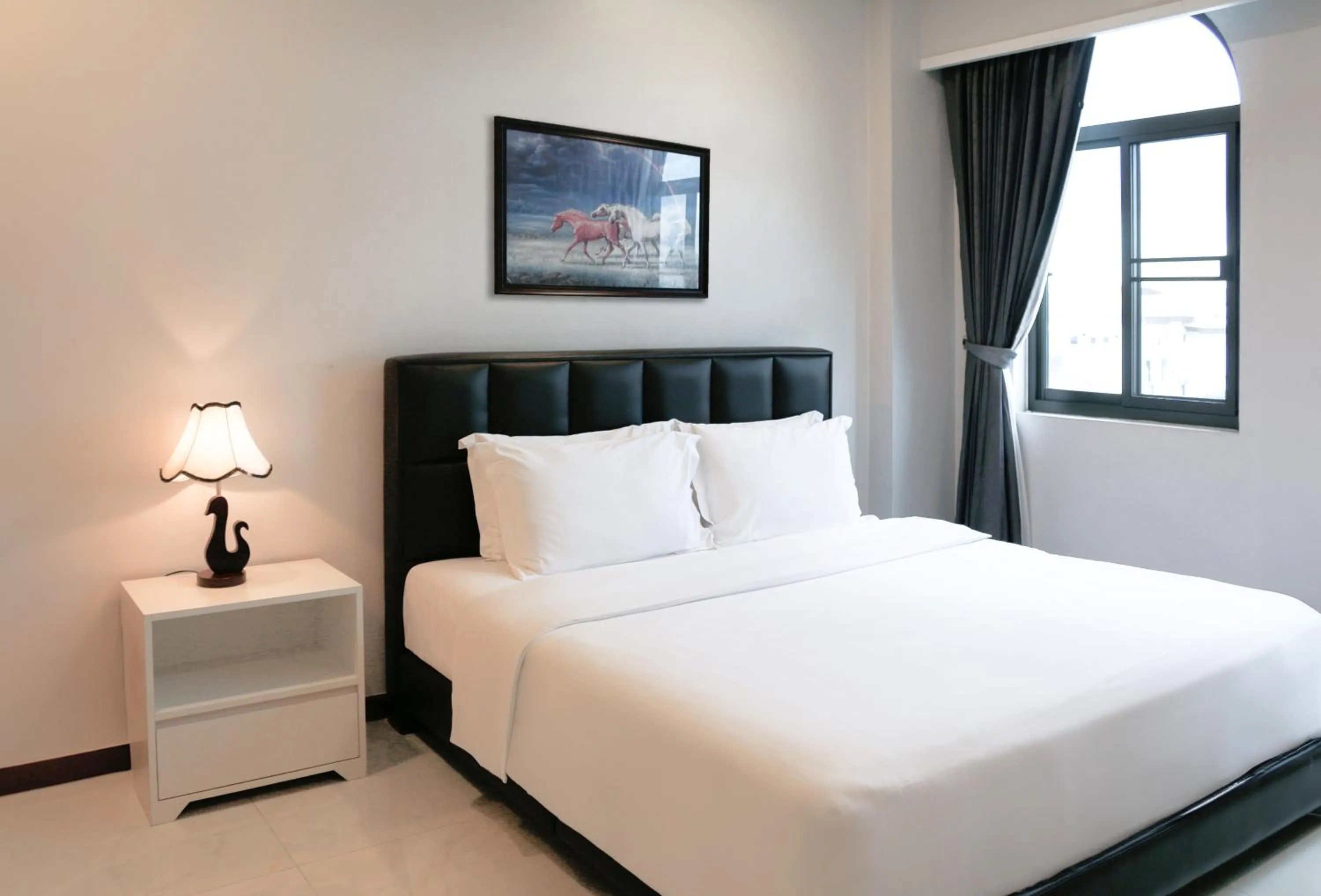 Bedroom, Bed in Urbanite Hotel