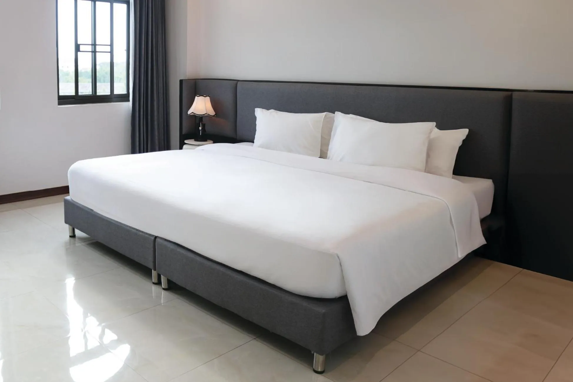 Bedroom, Bed in Urbanite Hotel