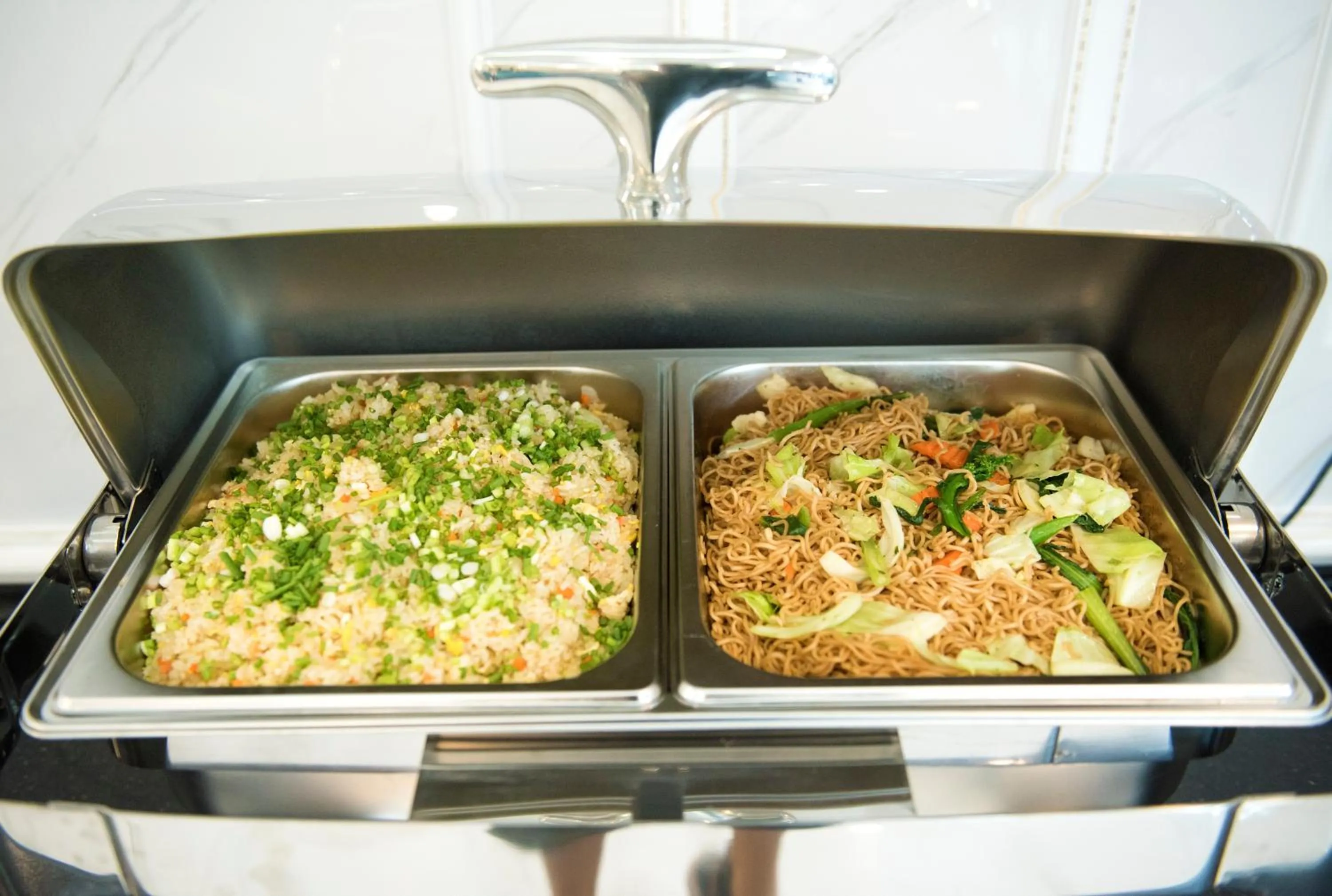 Restaurant/places to eat in Urbanite Hotel