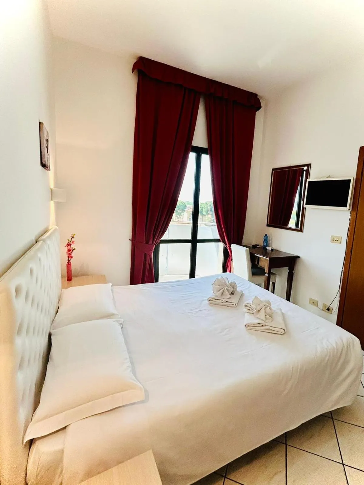 Bedroom, Bed in Hotel Romagna