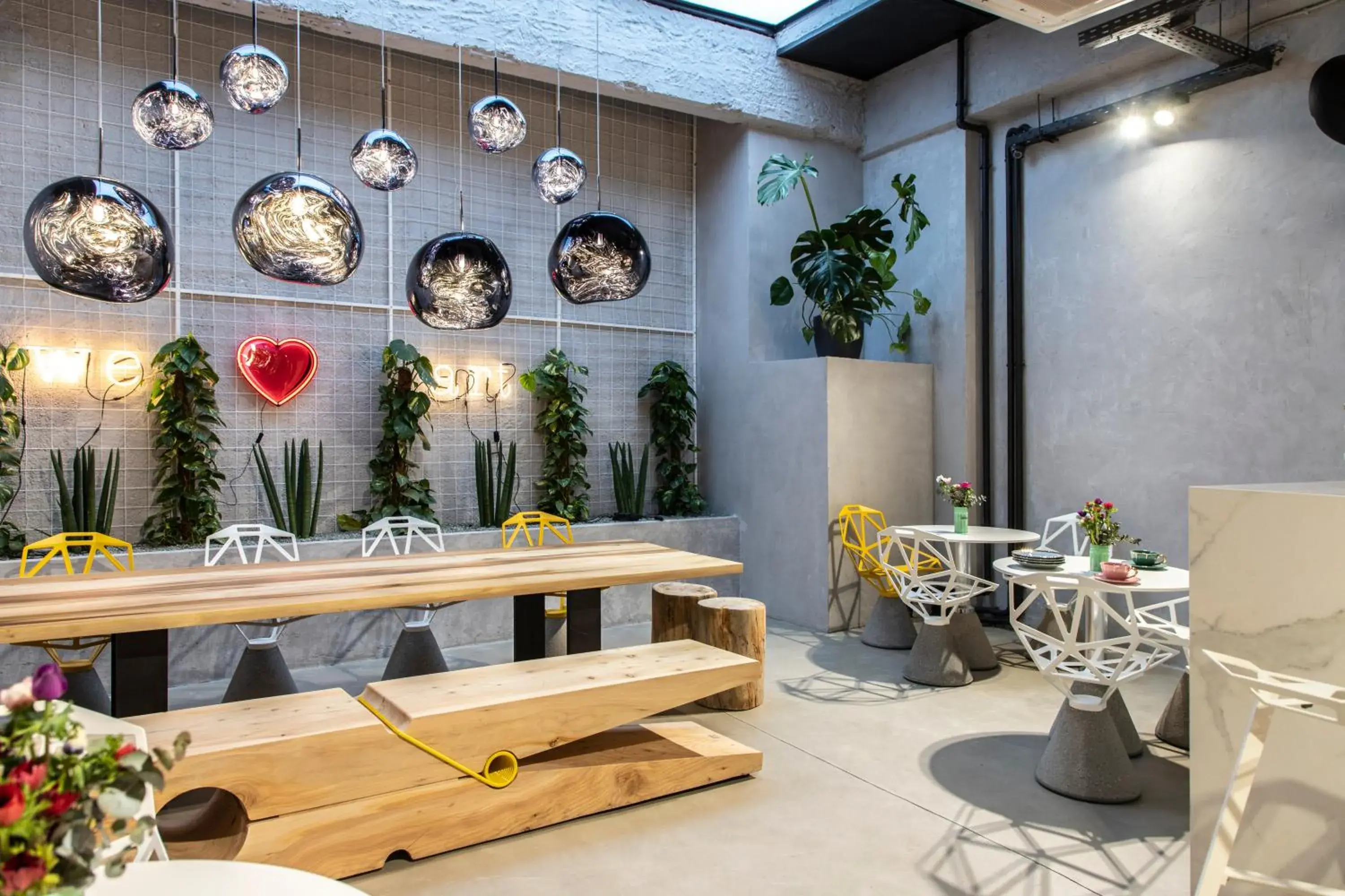 Restaurant/places to eat in 14 Reasons Why Hotel Athens Restaurant/places to eat in 14 Reasons Why Hotel Athens