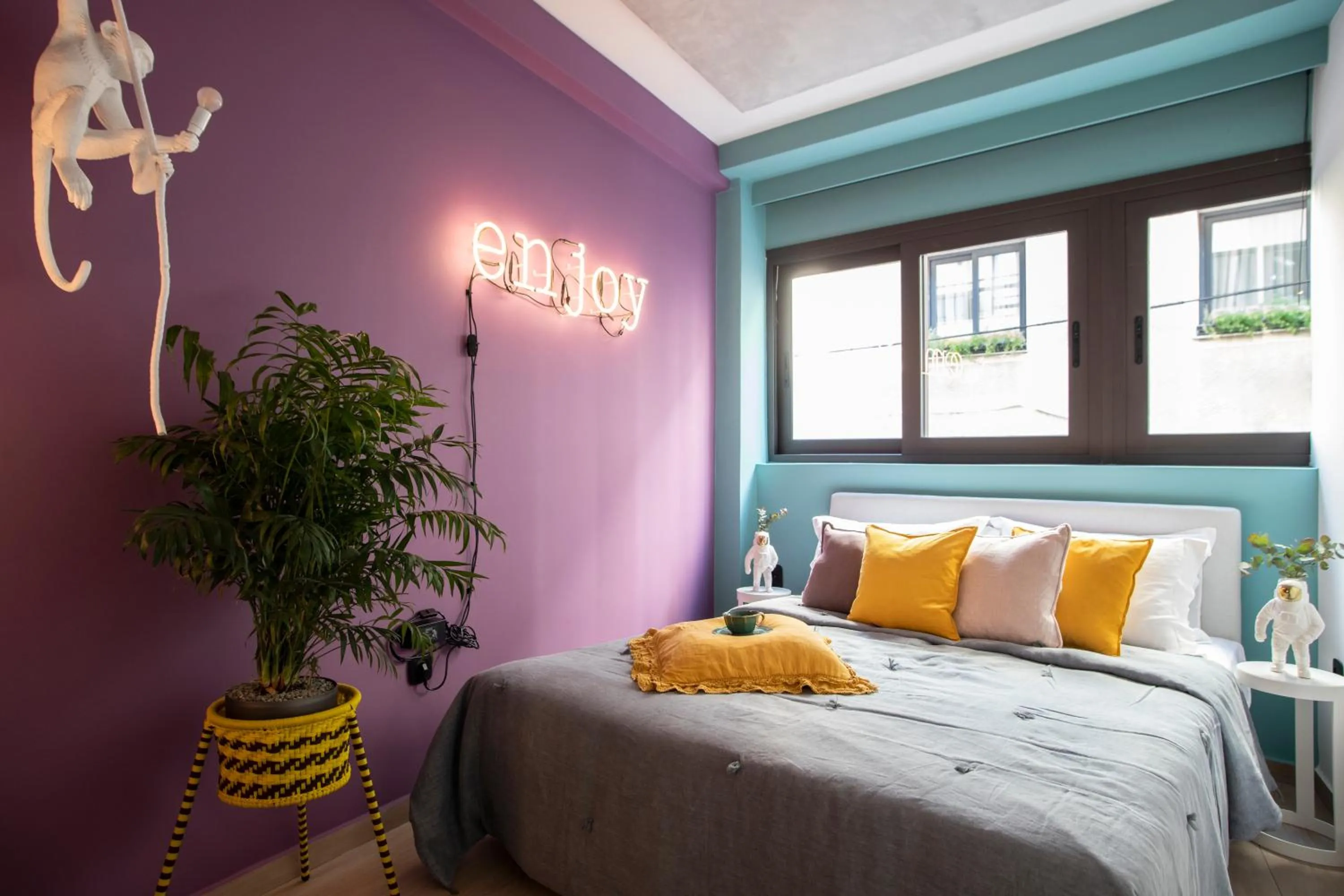 Bed in 14 Reasons Why Hotel Athens