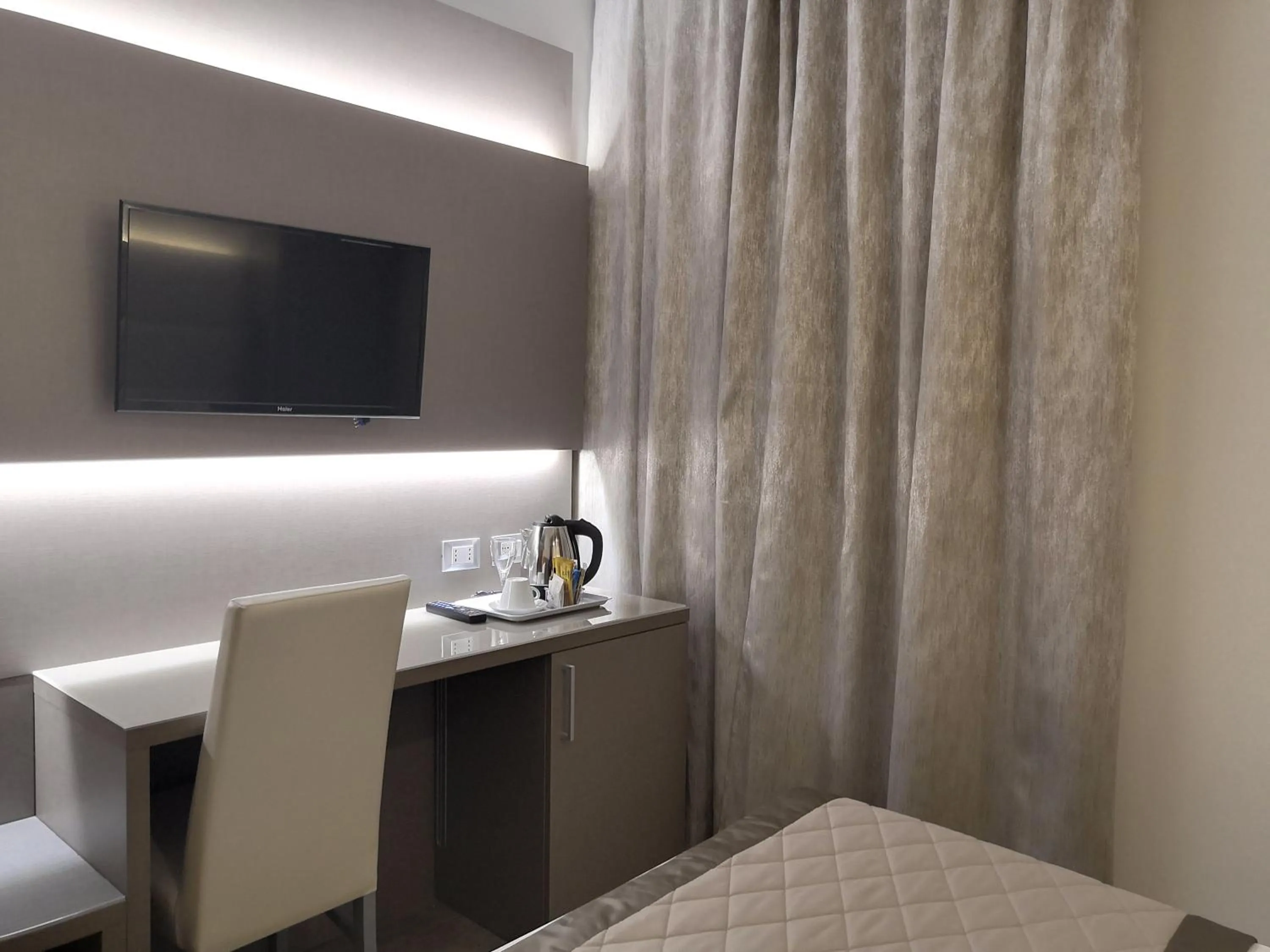 Decorative detail, Bed in Hotel Principe