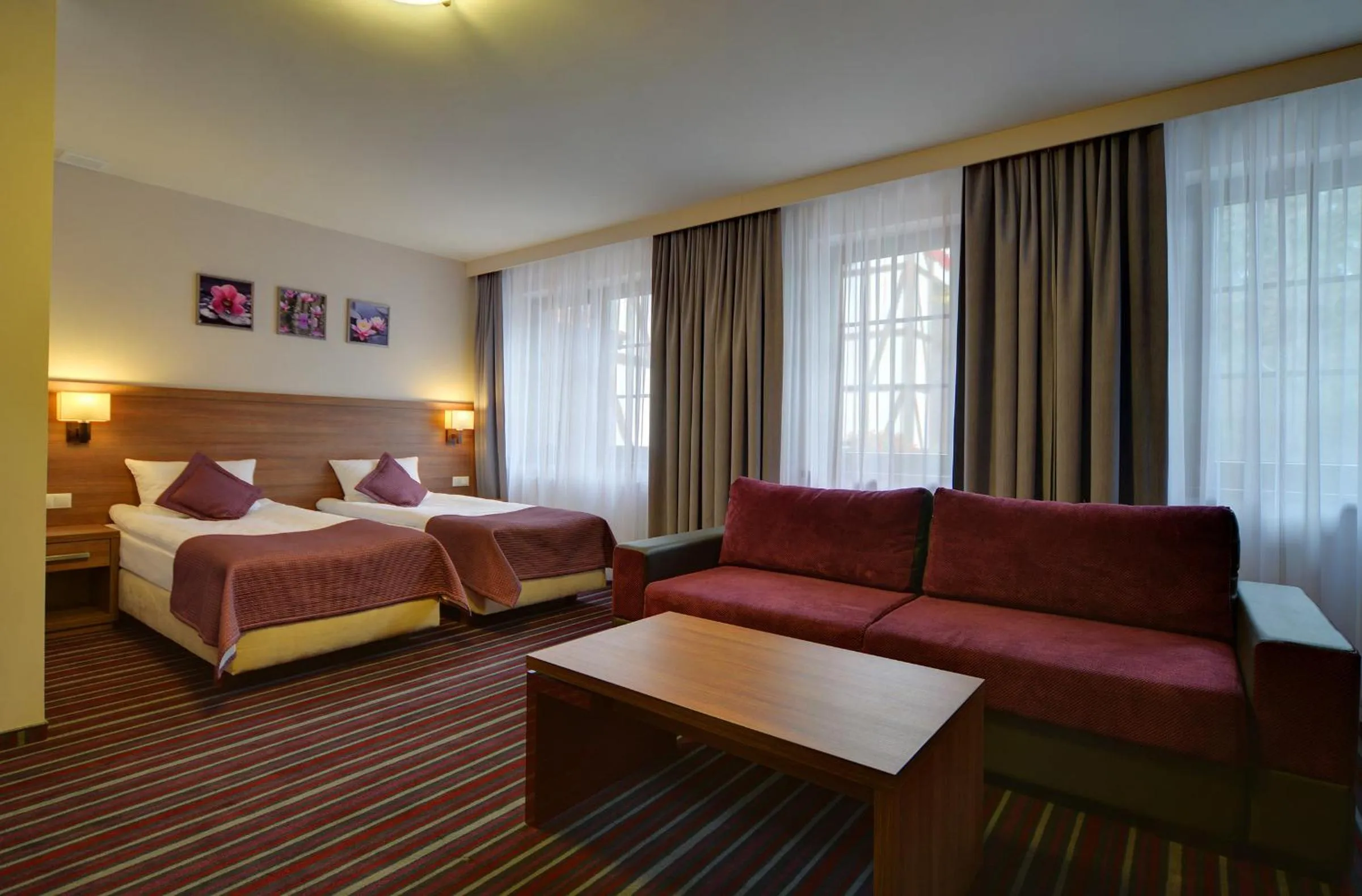 Photo of the whole room, Bed in Hotel Camelot