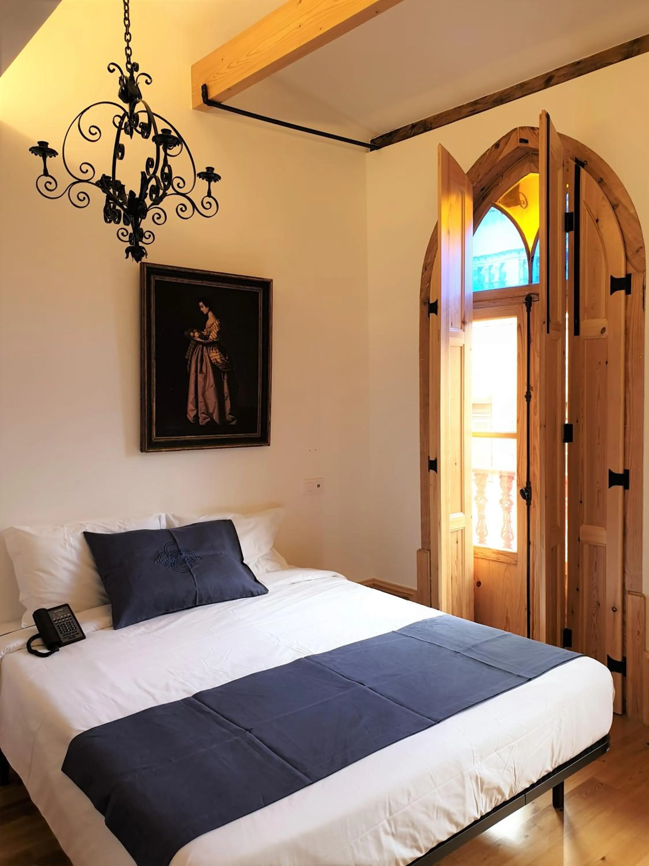 Bed in Casa da Baixa by PURUS