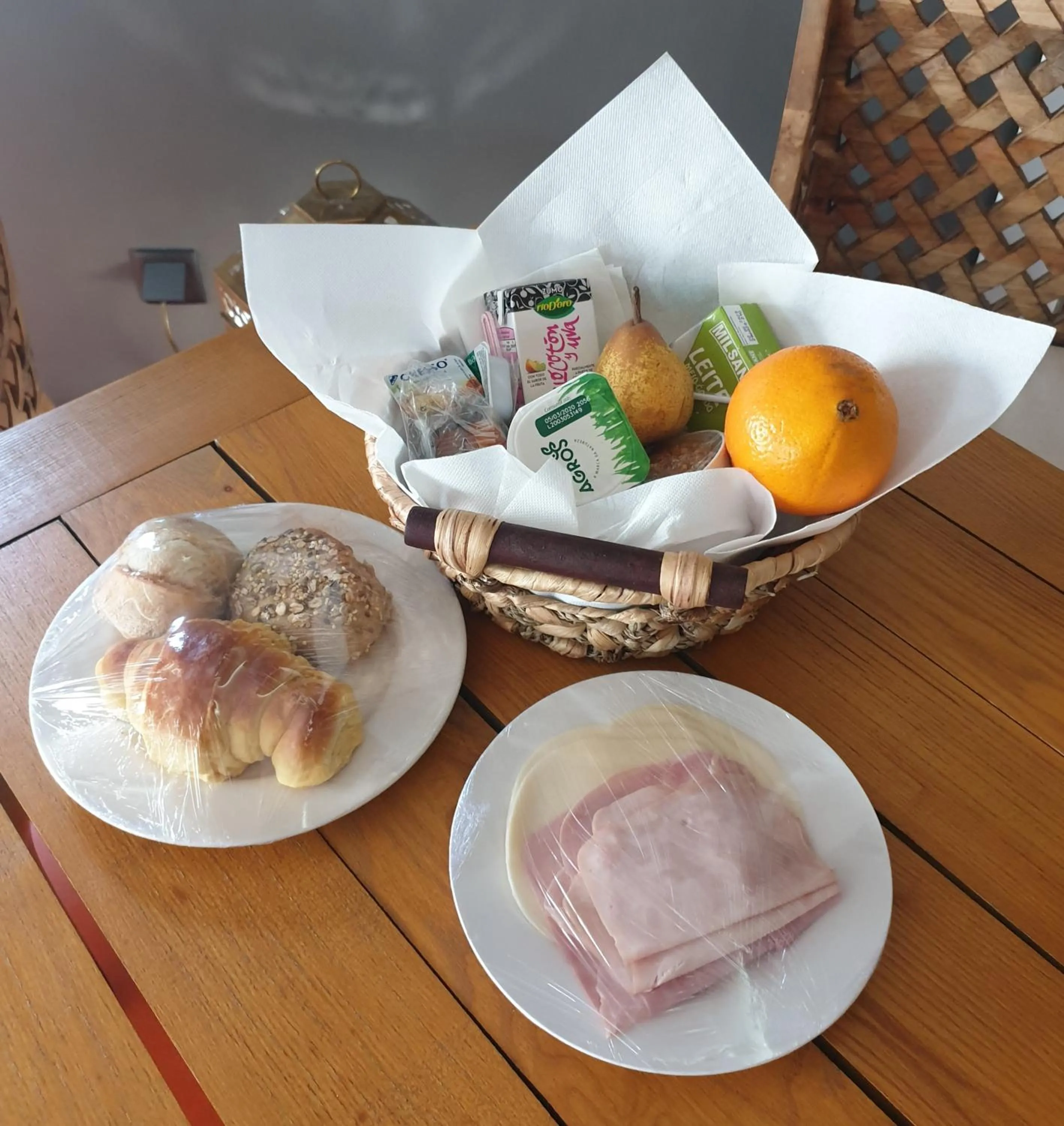 Continental breakfast in Casa da Baixa by PURUS