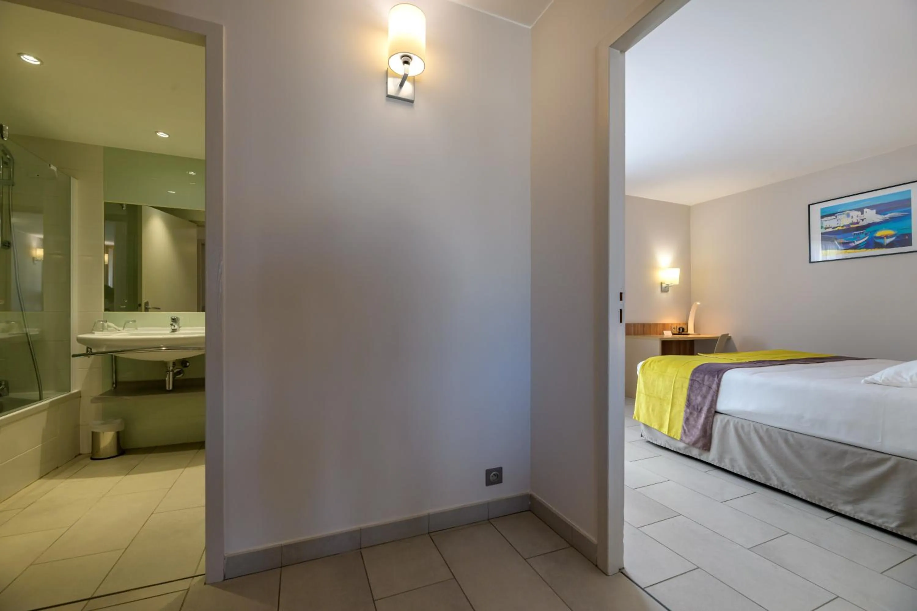 Bathroom, Bed in Residence de Tourisme Ajaccio Amirauté