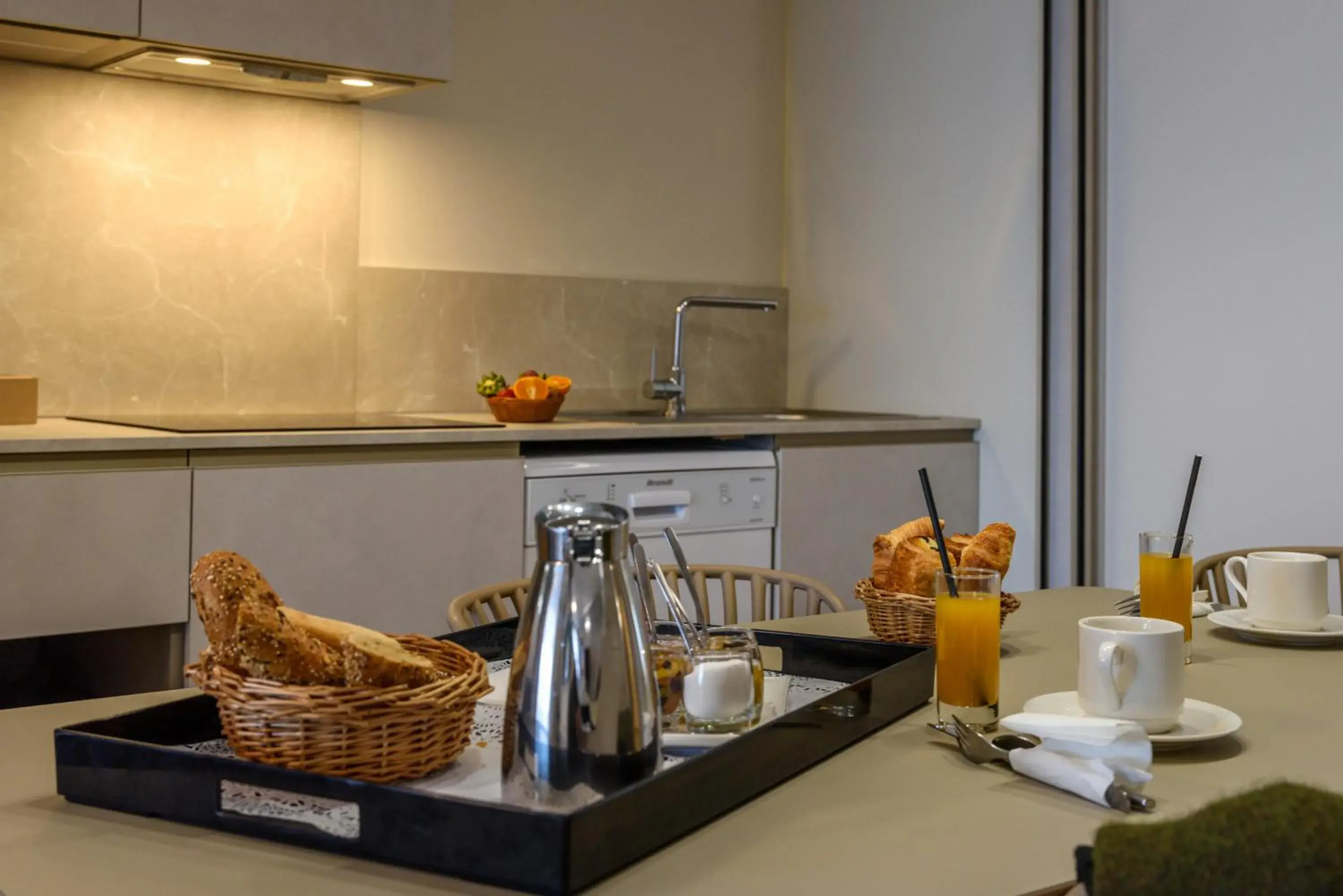 Kitchen or kitchenette in Residence de Tourisme Ajaccio Amirauté Kitchen or kitchenette in Residence de Tourisme Ajaccio Amirauté